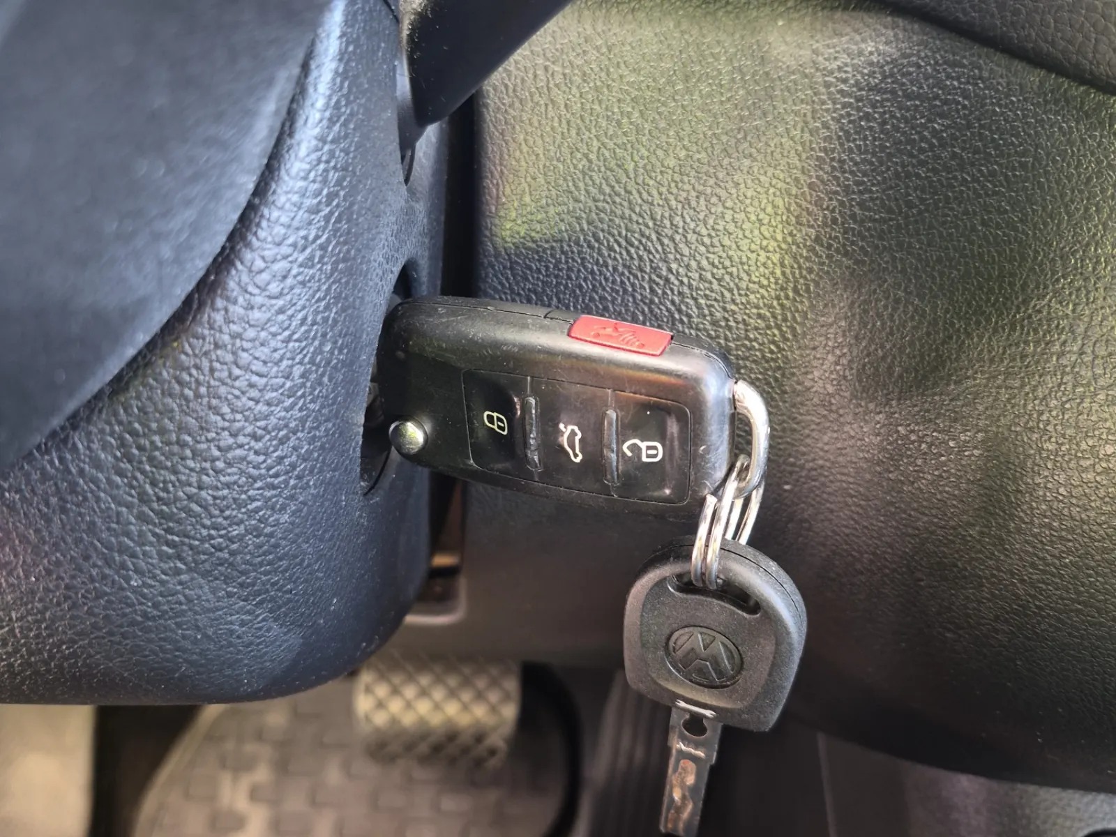 Keys/Fobs/Manual Photo
