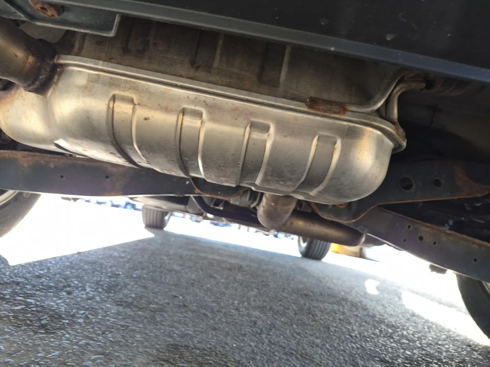 Undercarriage - Rear Photo