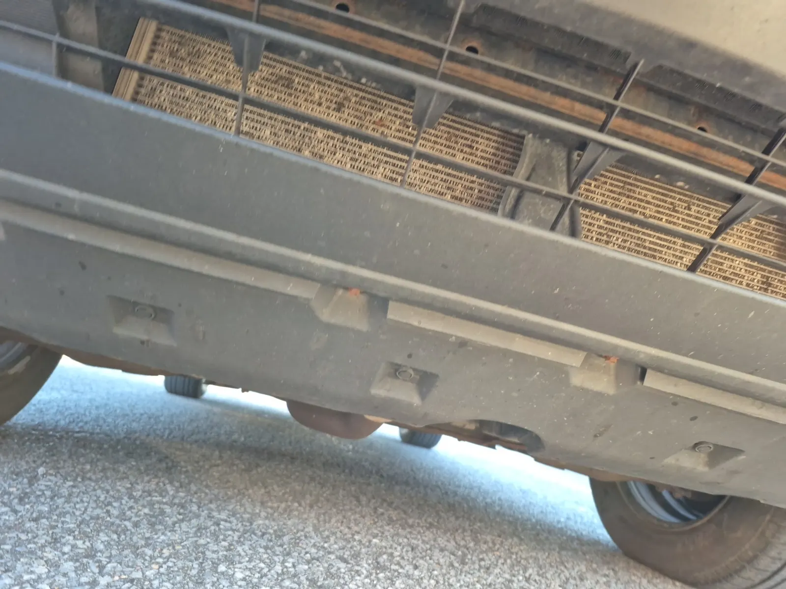 Undercarriage - Front Photo
