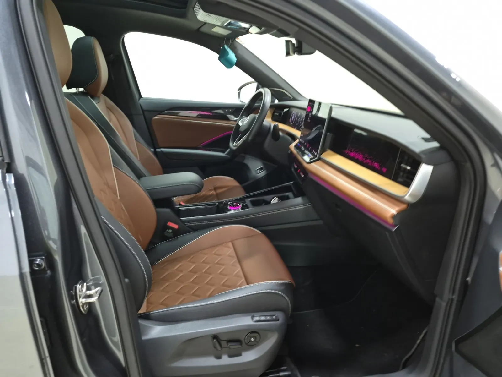 Right Side Interior Photo