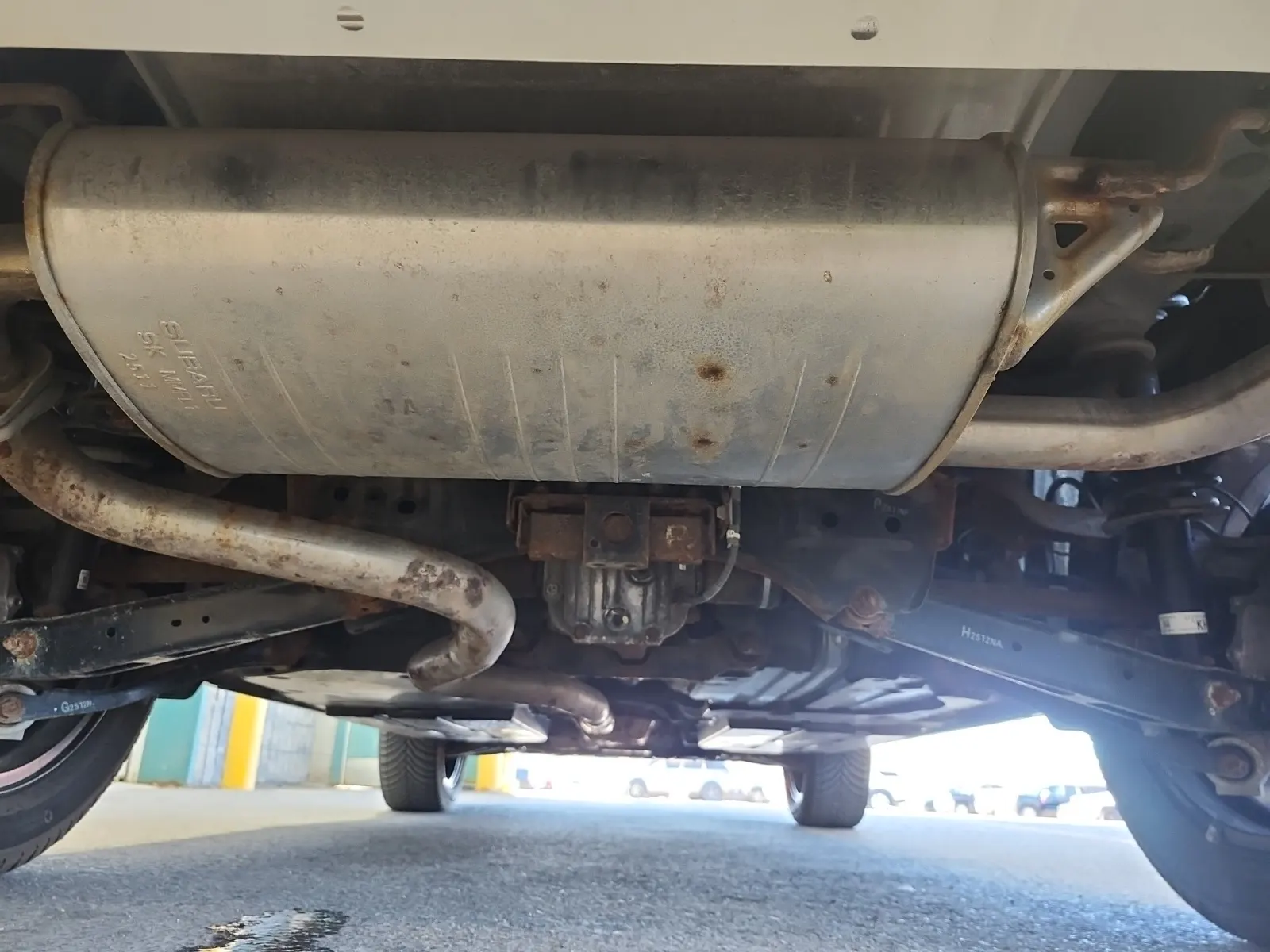Undercarriage - Rear Photo