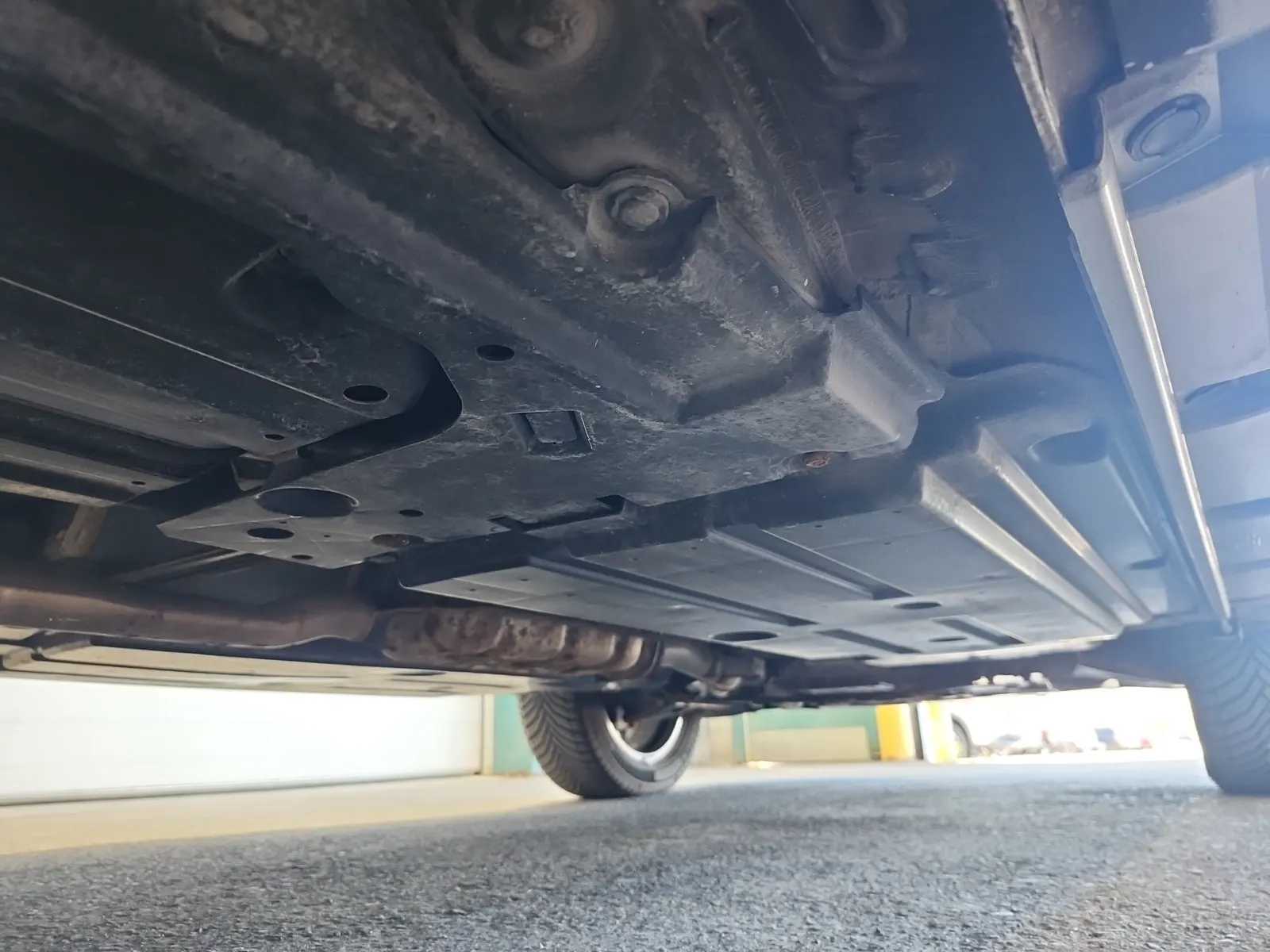 Undercarriage - Passenger Photo