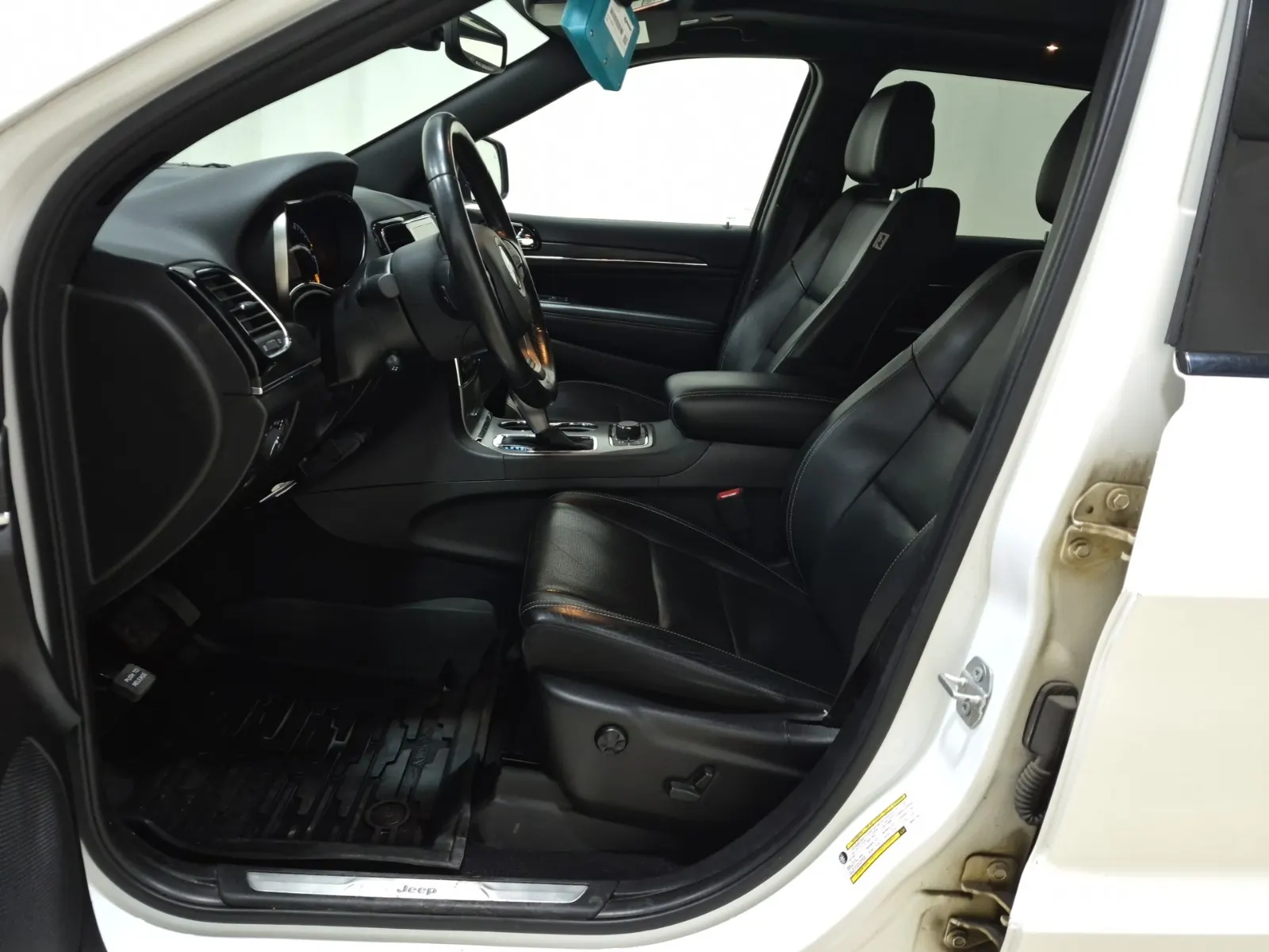 Front Interior Photo
