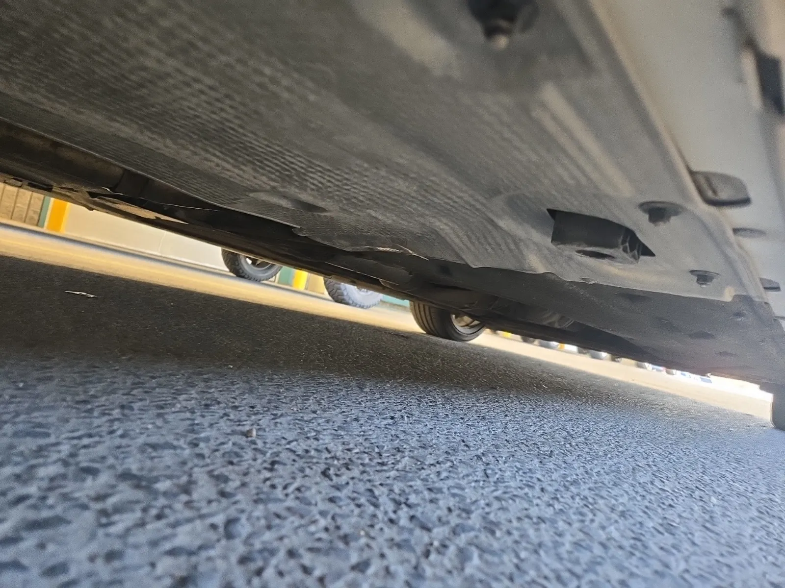 Undercarriage - Passenger Photo