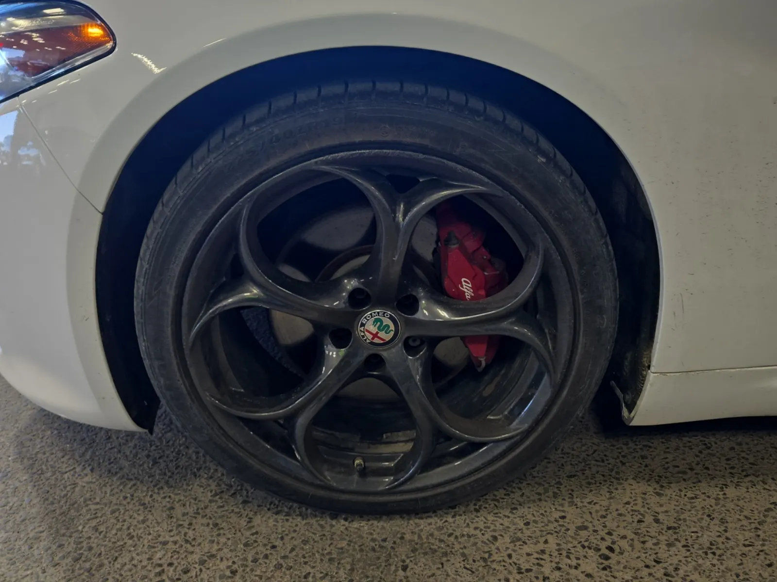 Front driver wheel/tire photo