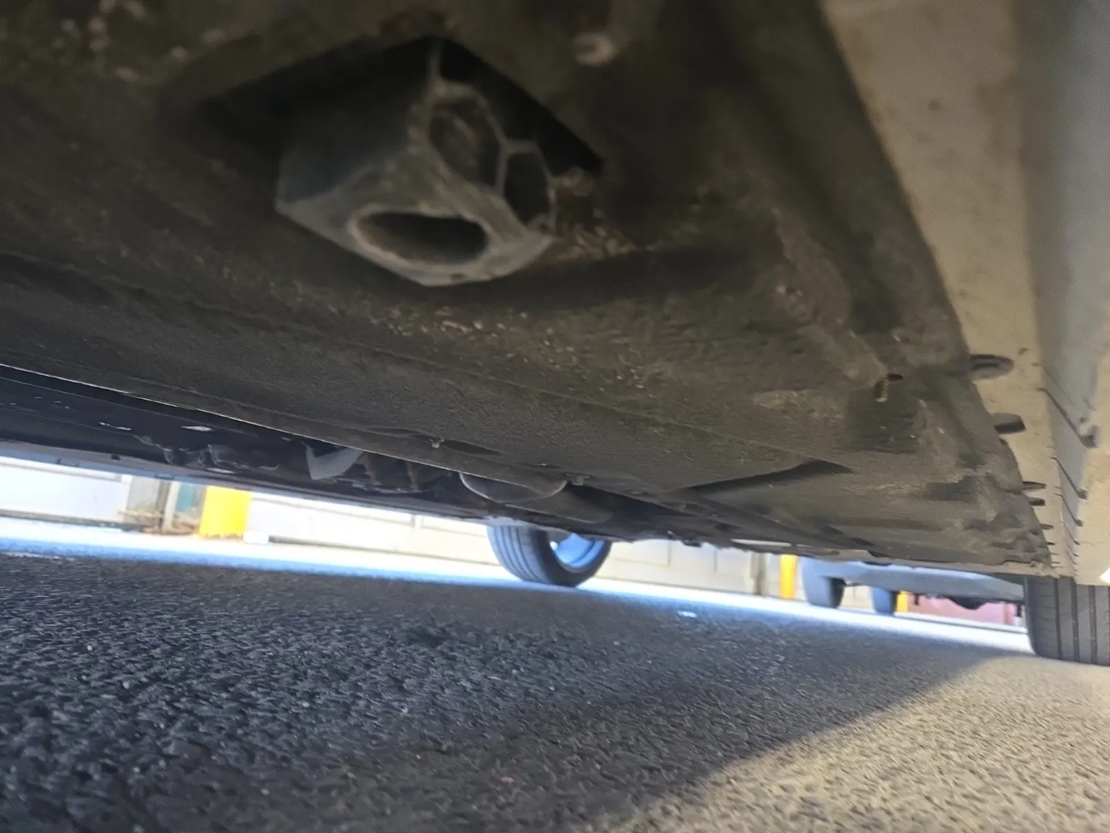 Undercarriage - Driver Photo