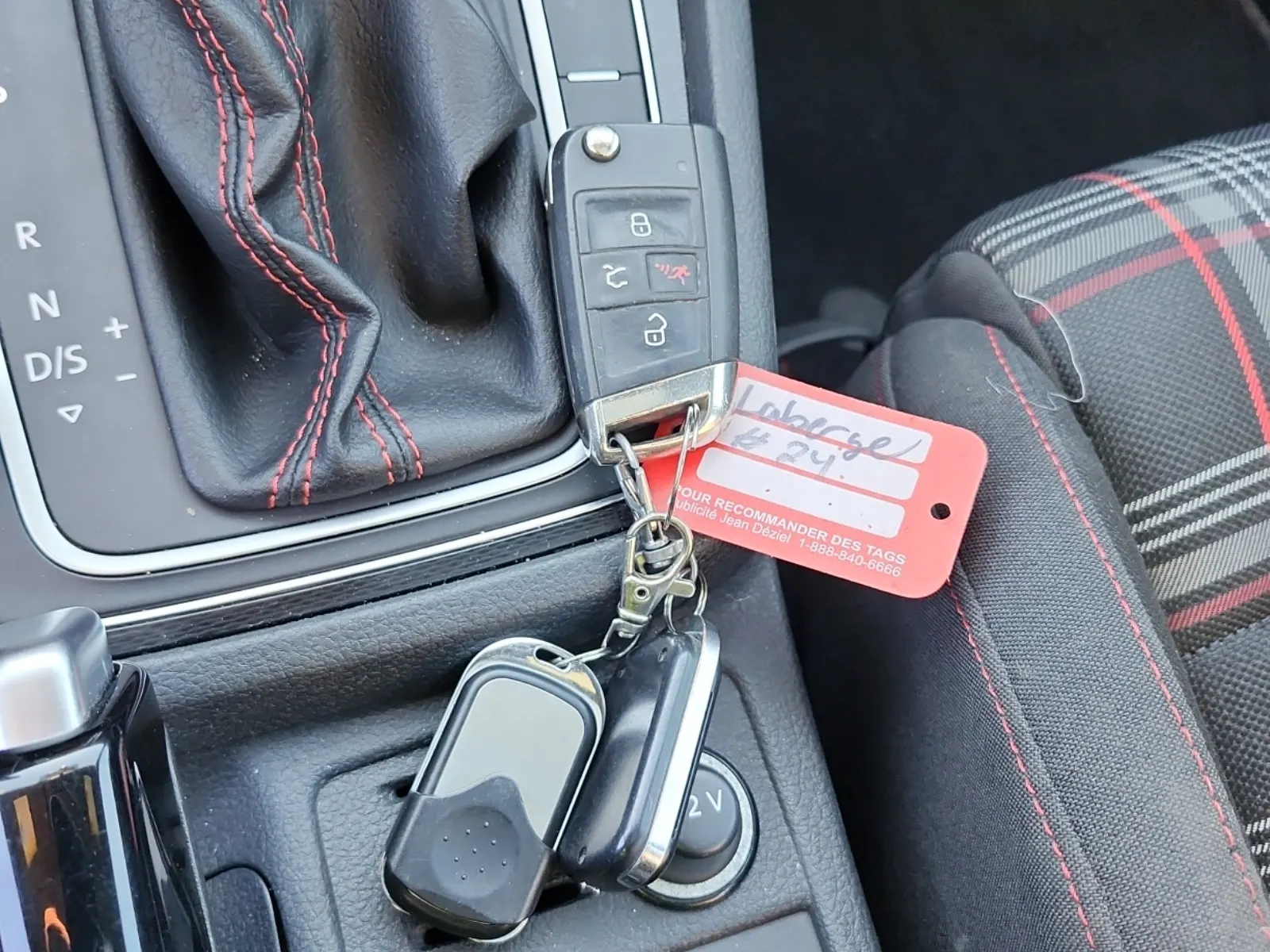 Keys/Fobs/Manual Photo