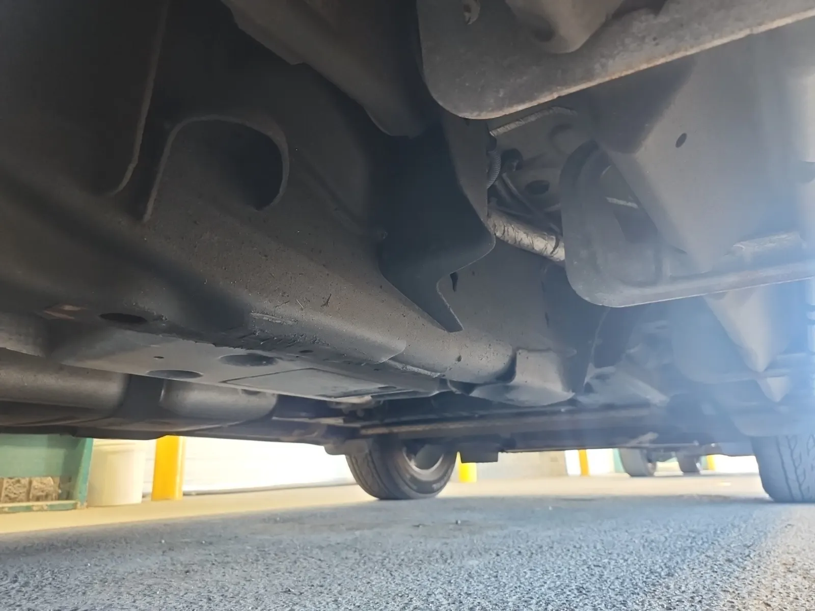 Undercarriage - Passenger Photo