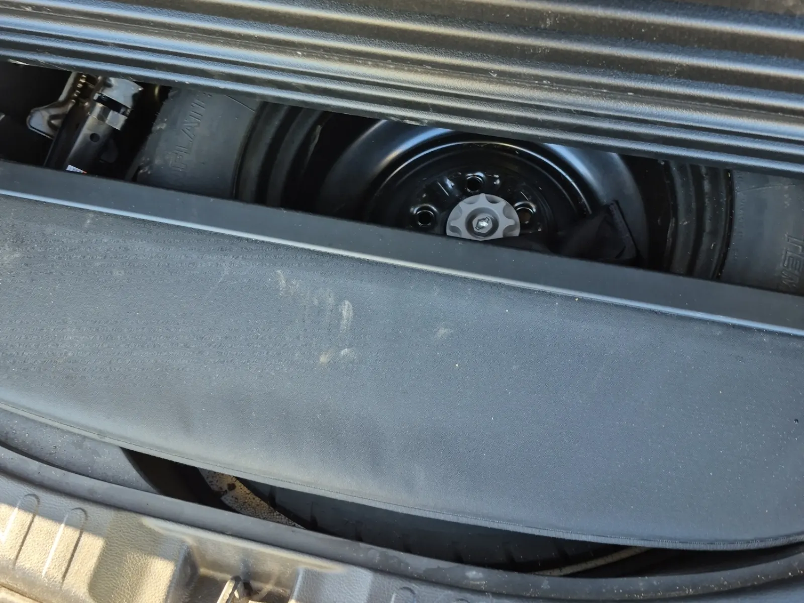 Spare Tire & Wheel Photo