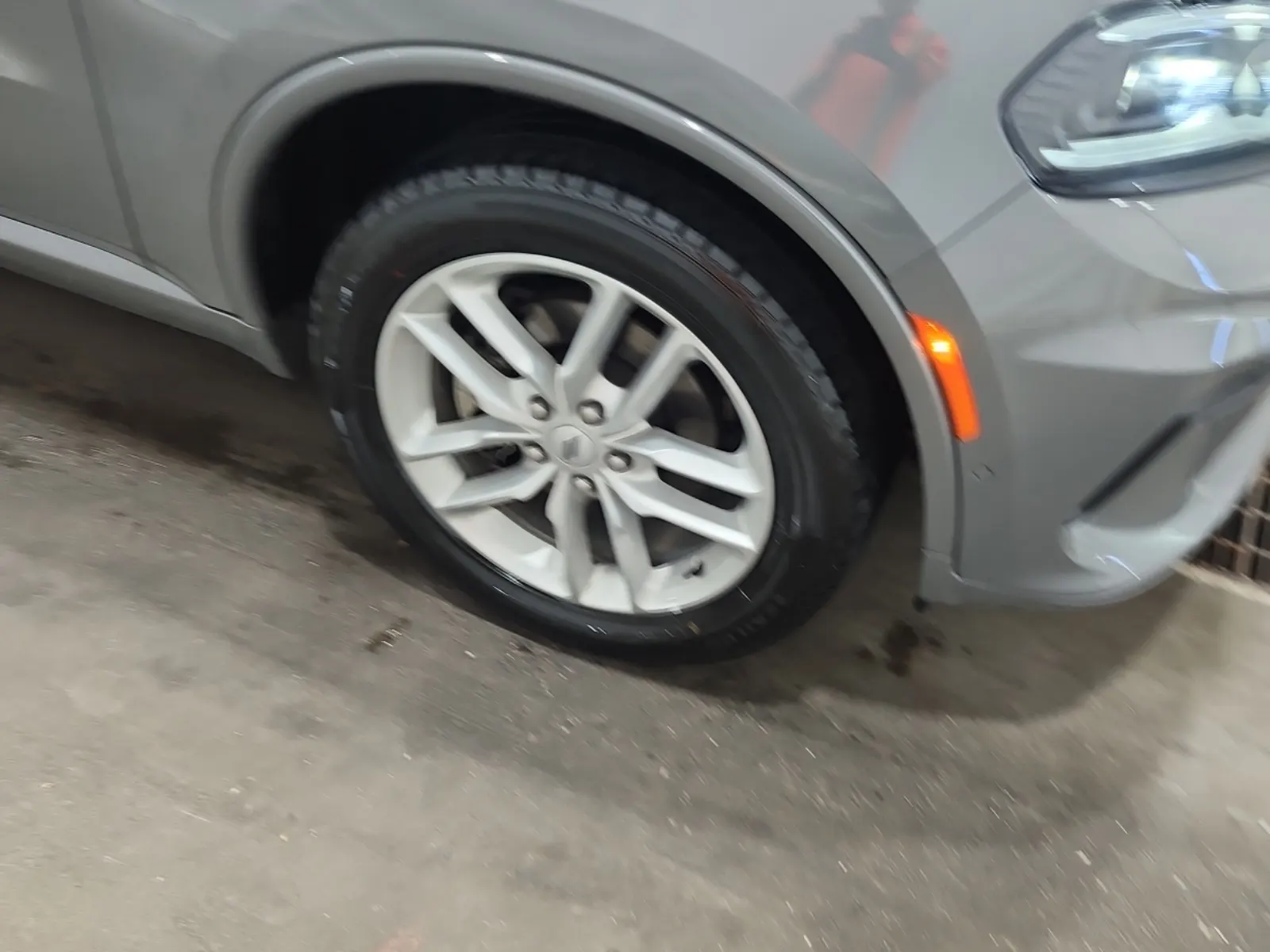 Right Front Wheel/Tire Photo