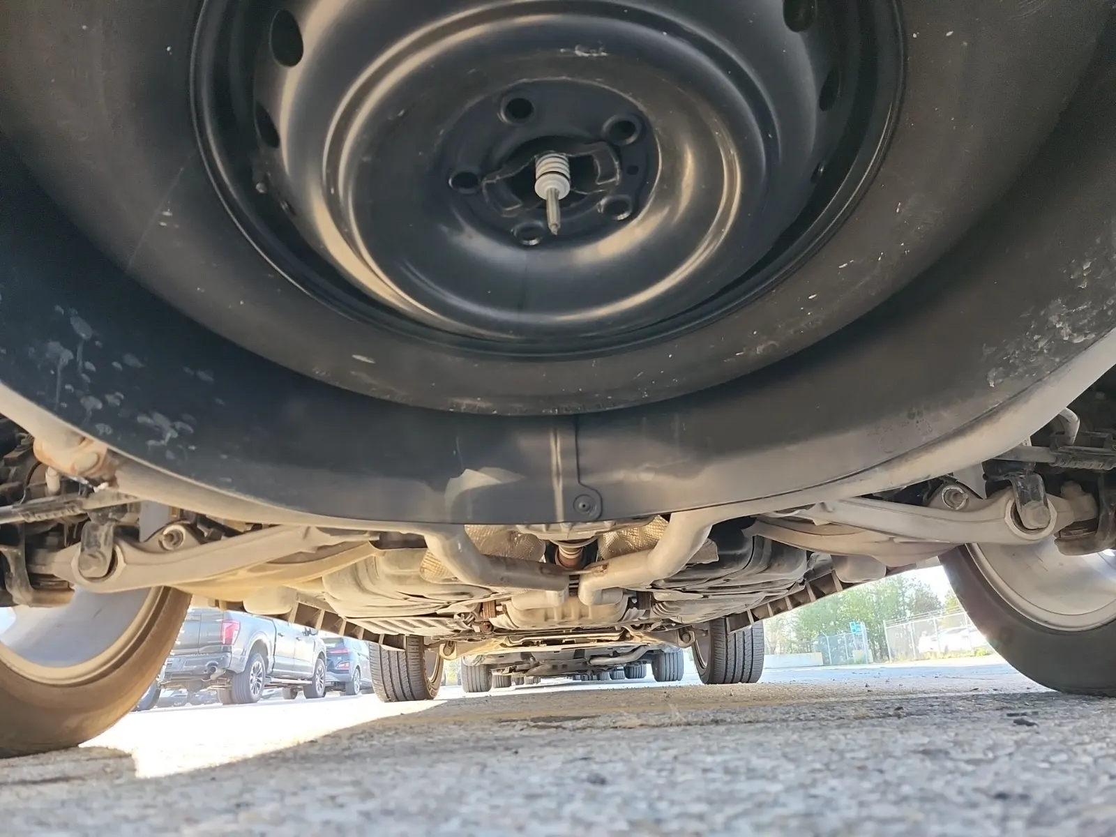 Undercarriage - Rear Photo