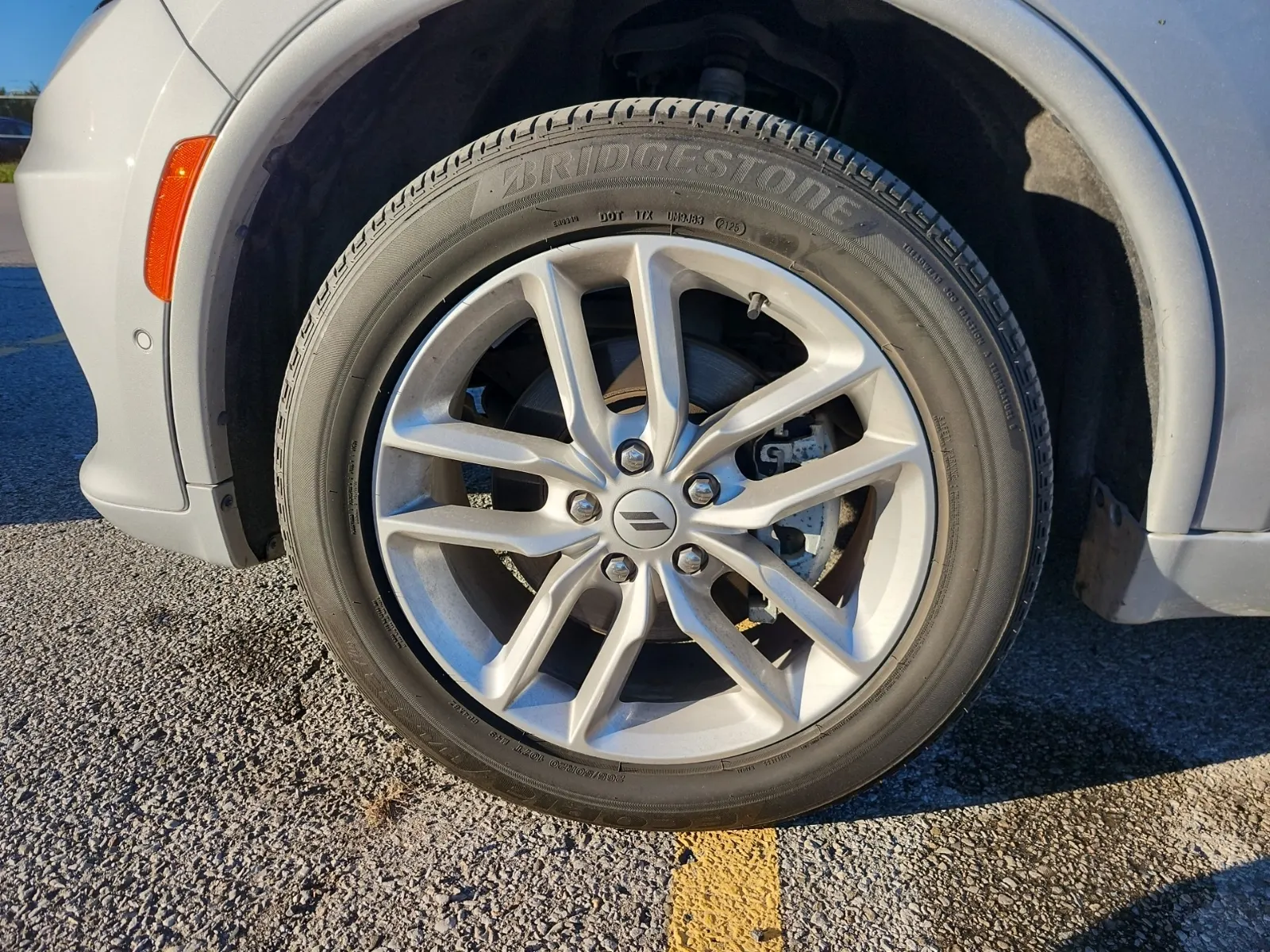 Front driver wheel/tire photo