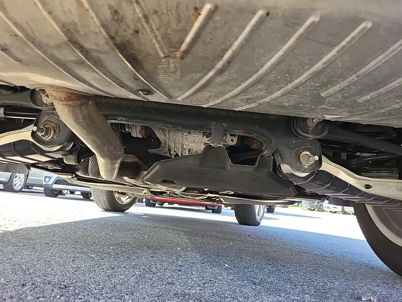 Undercarriage - Rear Photo