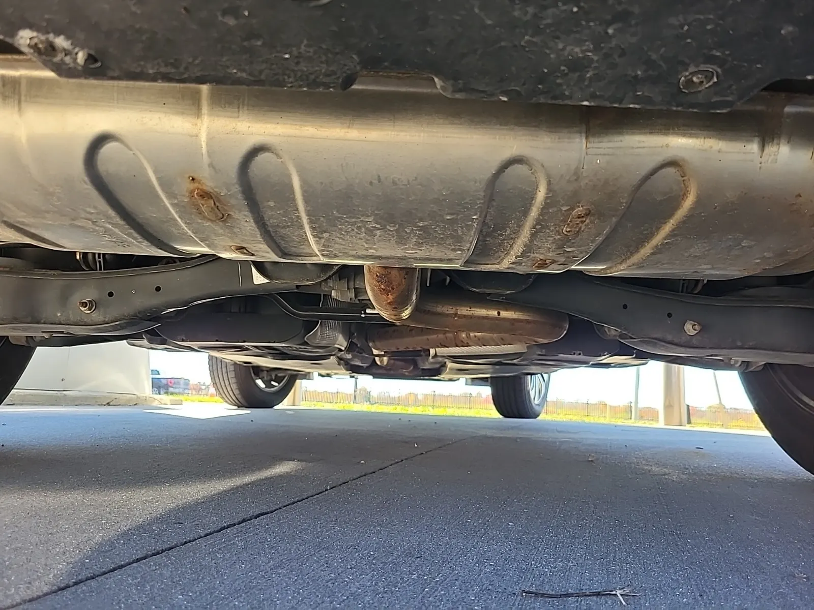 Undercarriage - Rear Photo