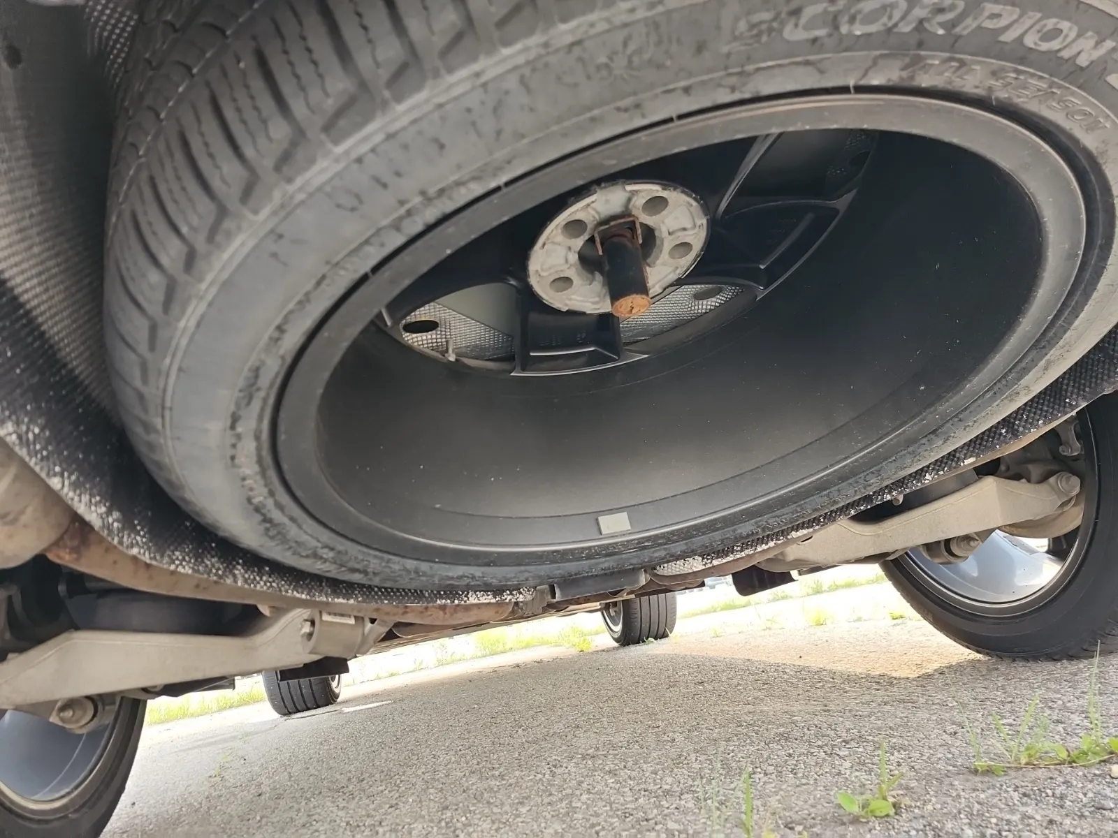 Spare Tire & Wheel Photo
