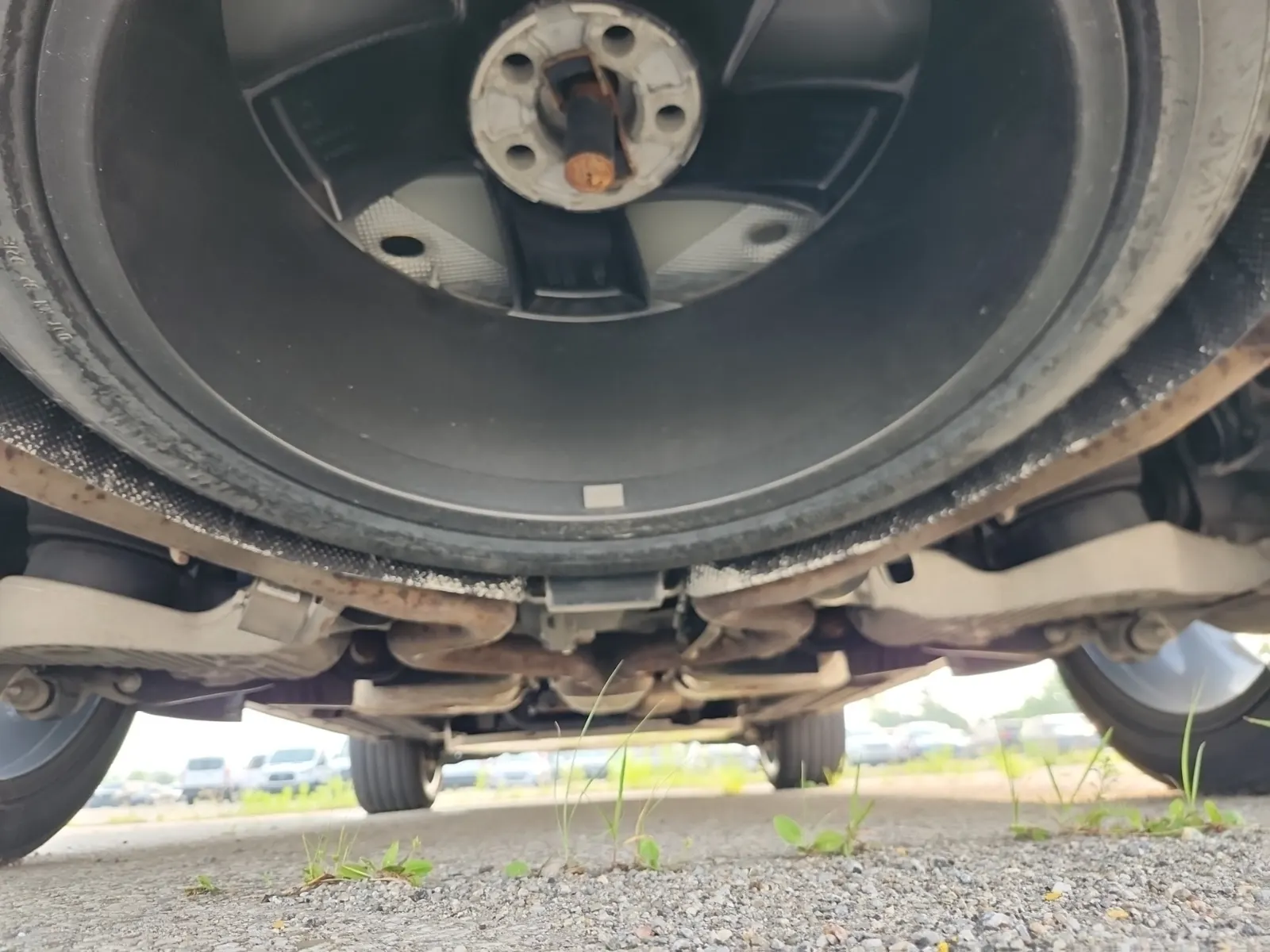 Undercarriage - Rear Photo