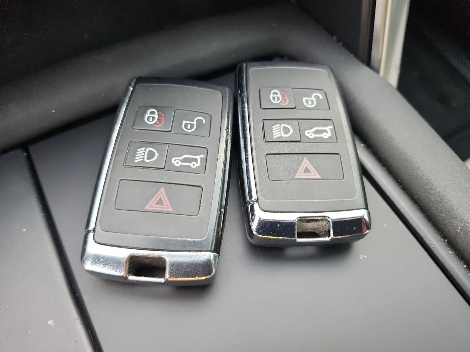 Keys/Fobs/Manual Photo