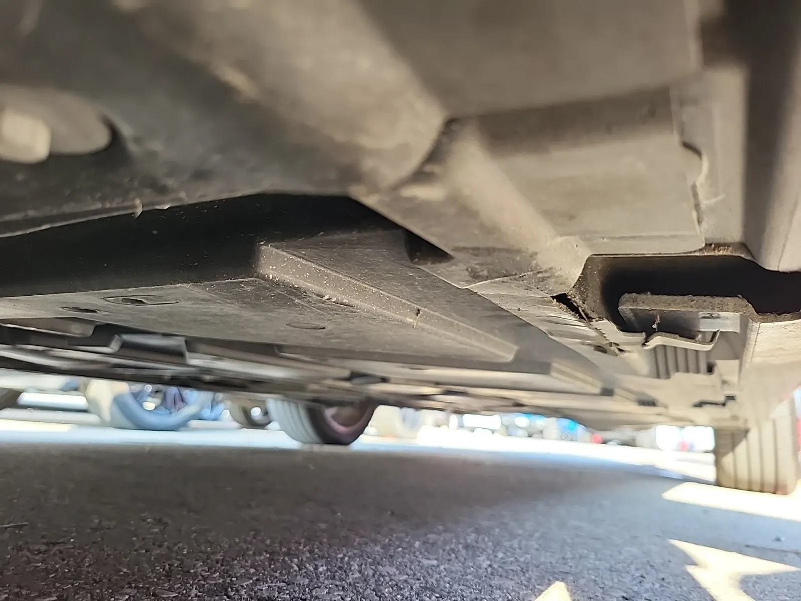 Undercarriage - Driver Photo