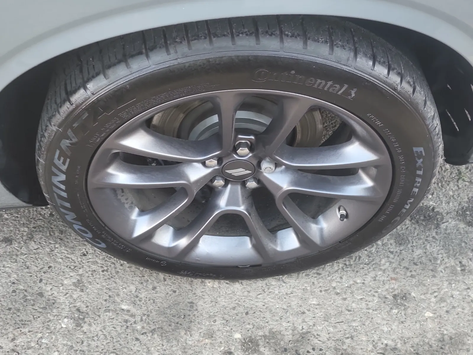 Left Rear Wheel/Tire Photo