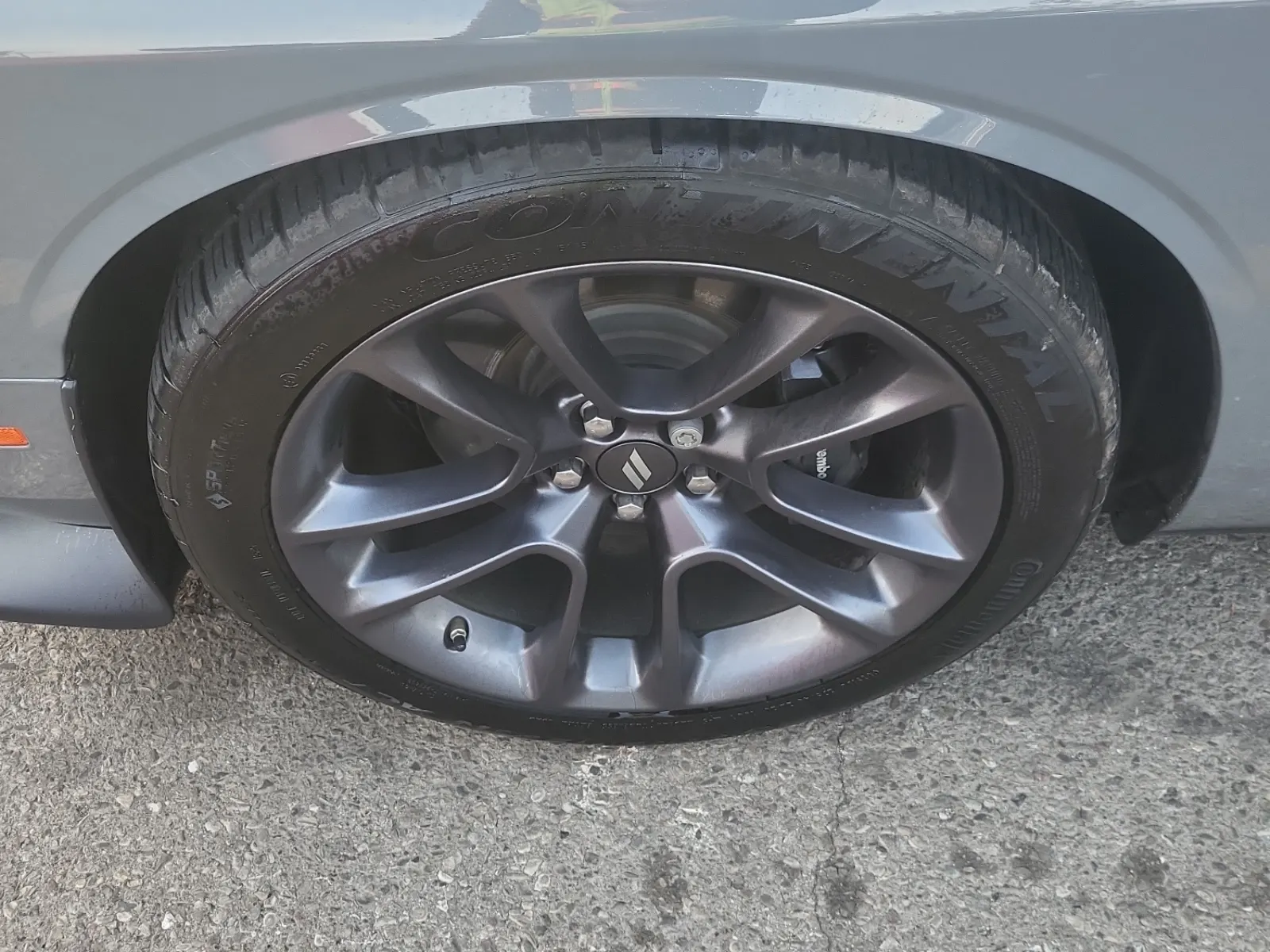 Front driver wheel/tire photo