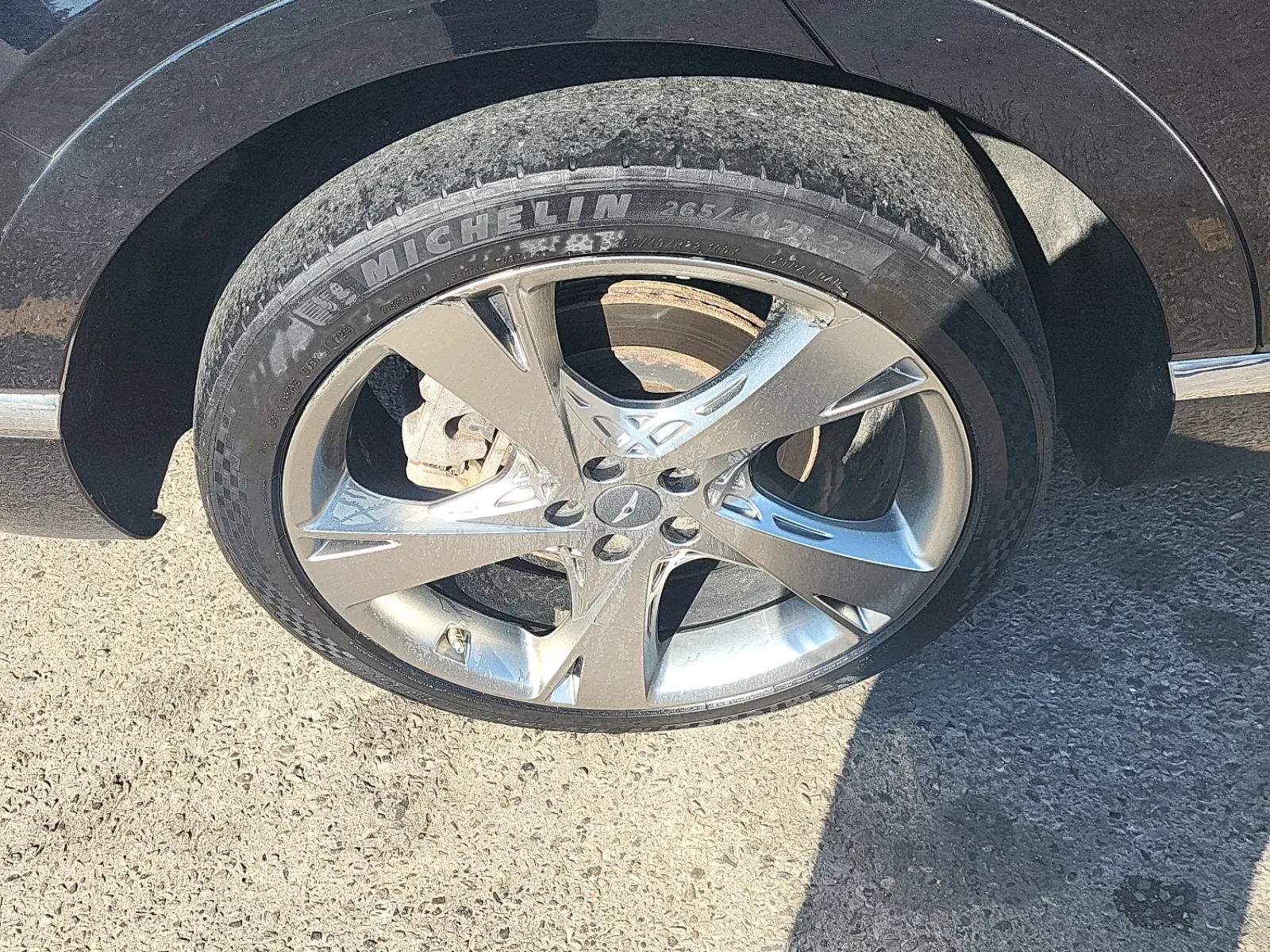 Right Rear Wheel/Tire Photo