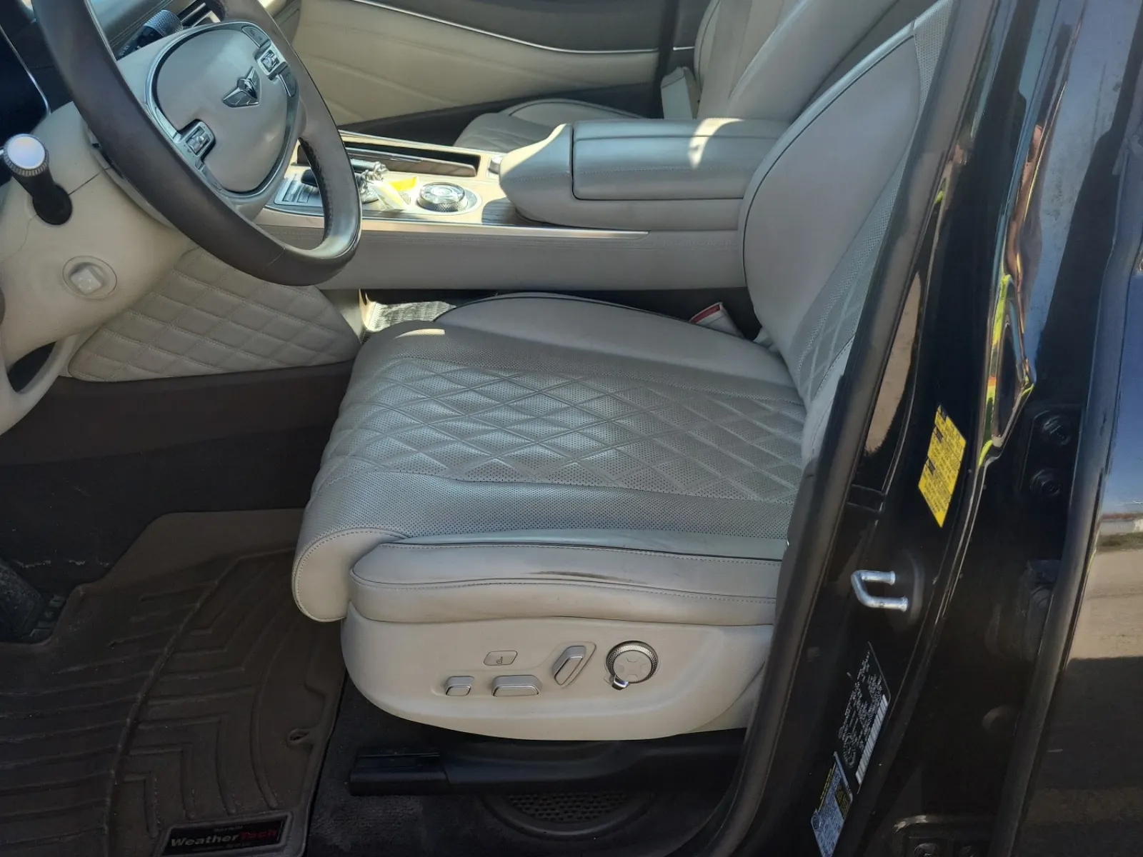 Front Interior Photo