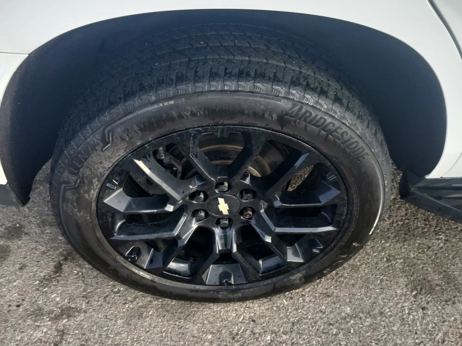 Right Rear Wheel/Tire Photo