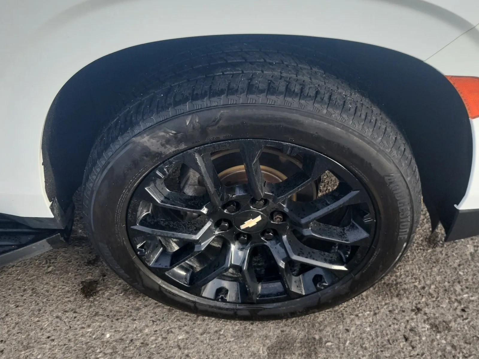 Right Front Wheel/Tire Photo