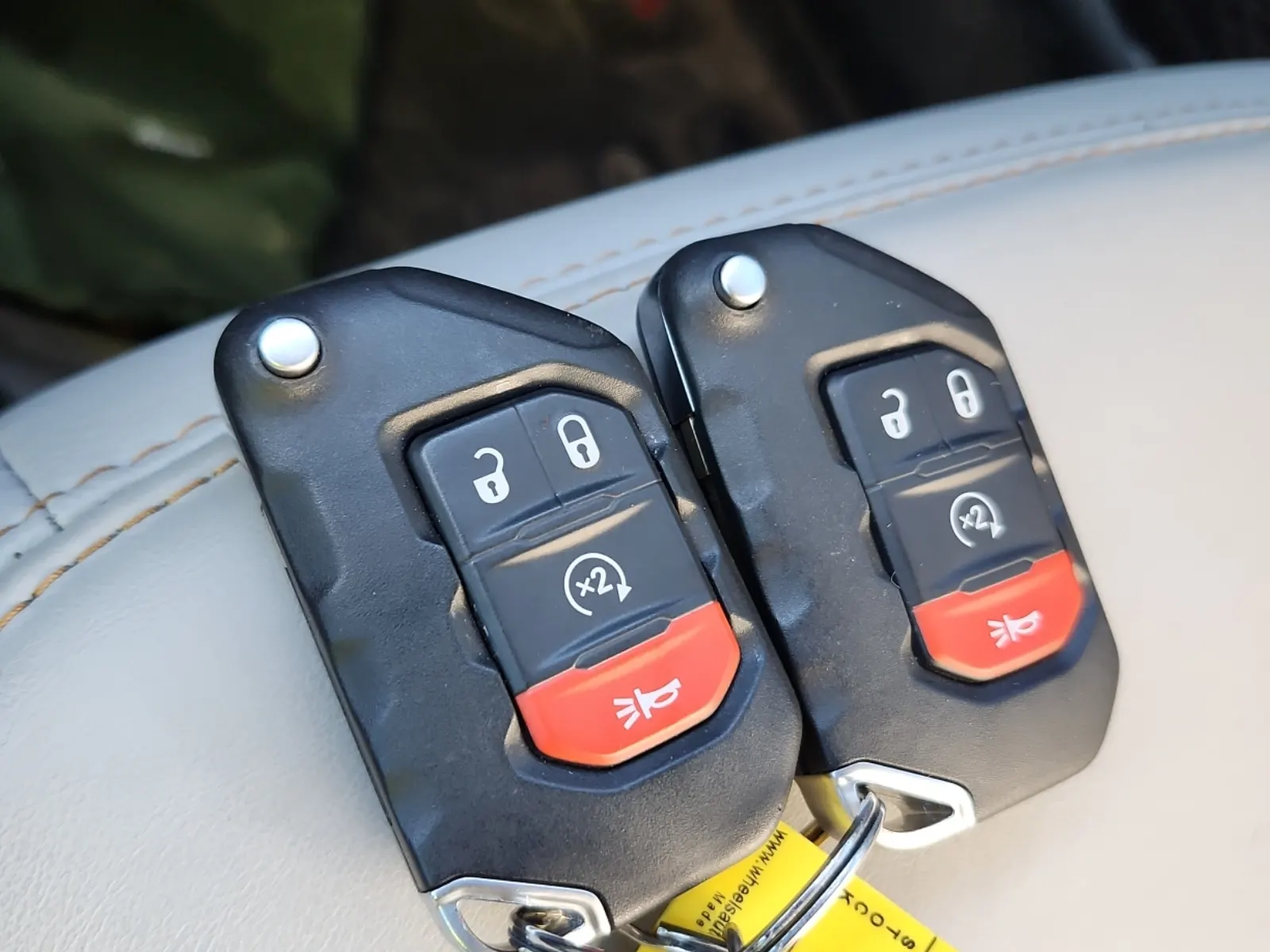 Keys/Fobs/Manual Photo