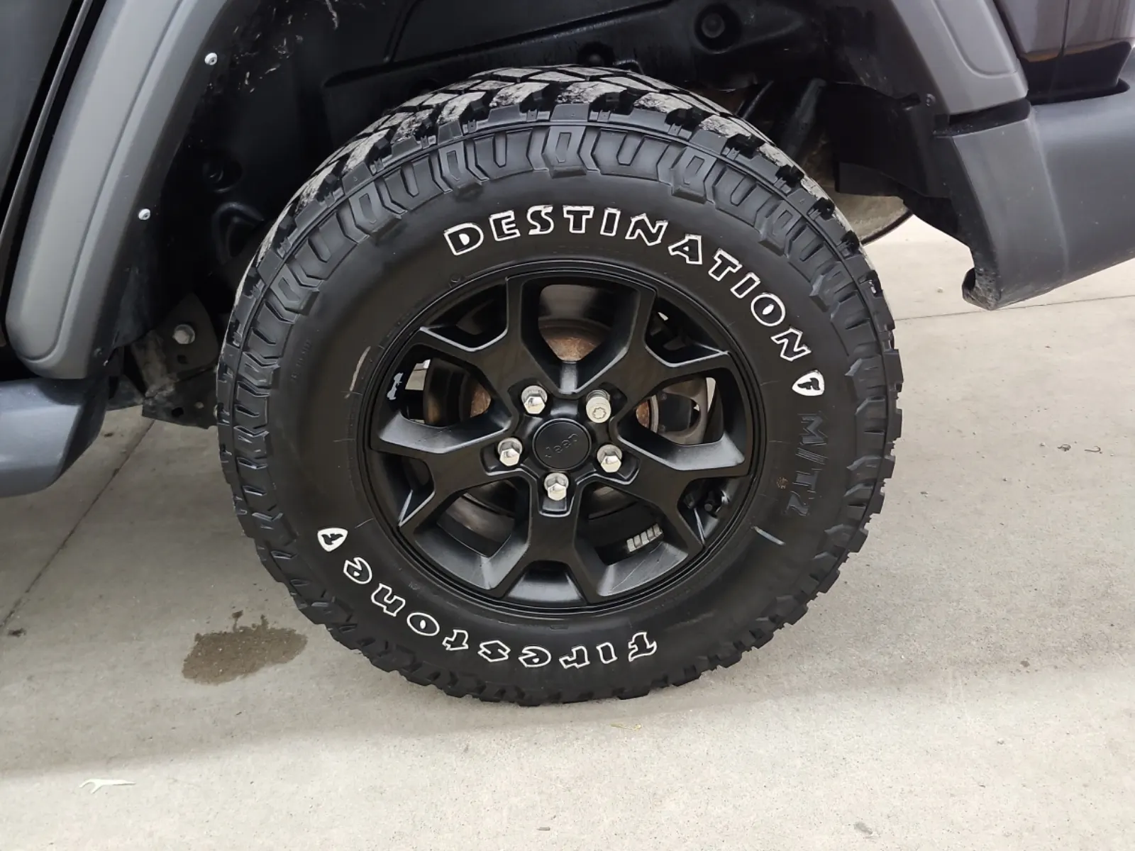 Left Rear Wheel/Tire Photo