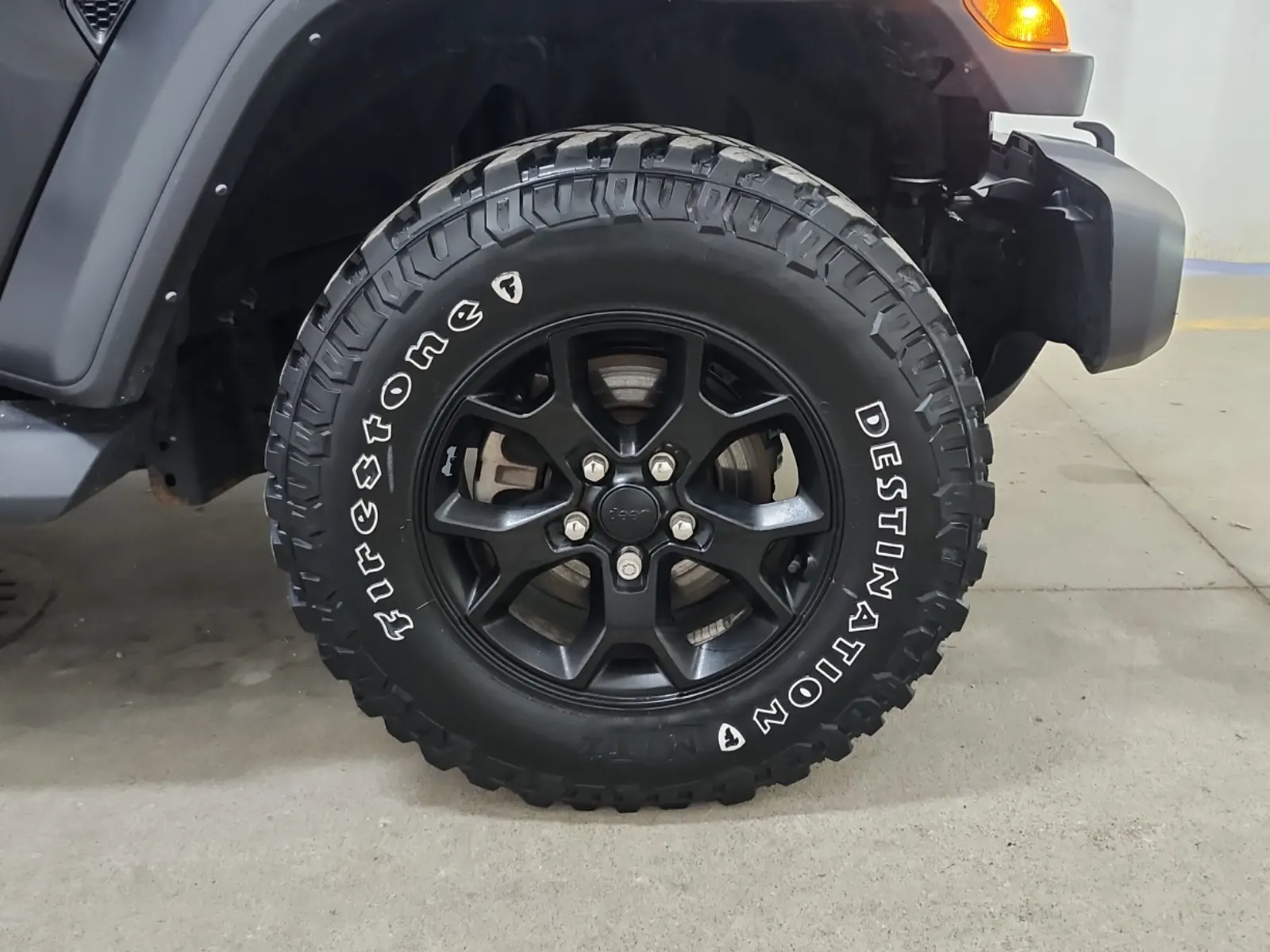 Right Front Wheel/Tire Photo