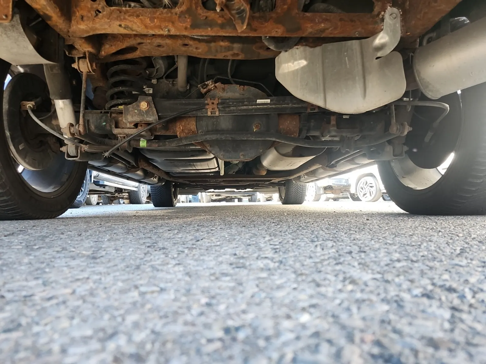 Undercarriage - Rear Photo