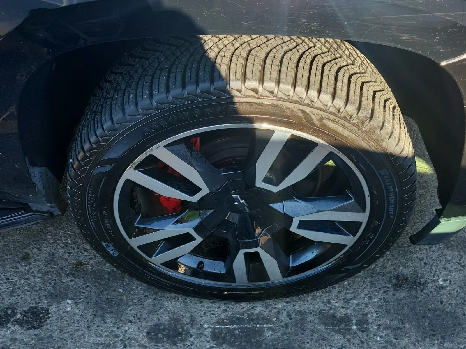 Right Front Wheel/Tire Photo