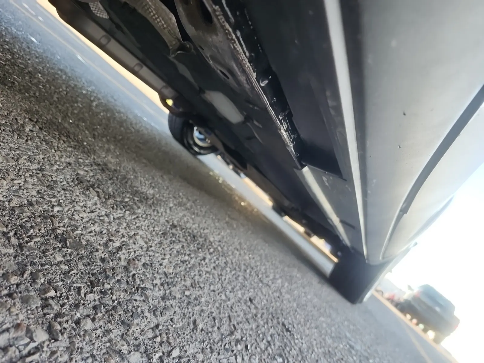 Undercarriage - Passenger Photo