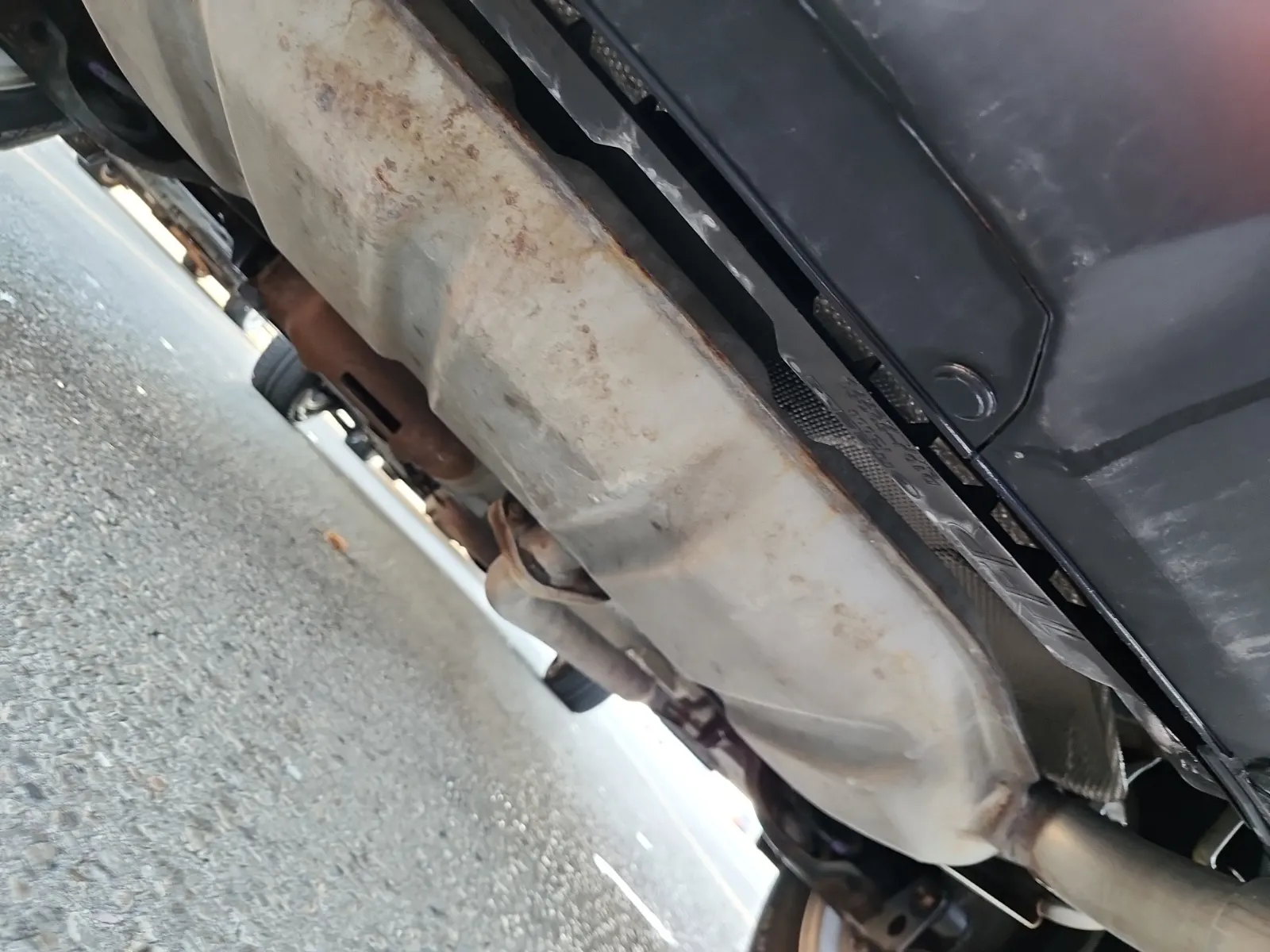 Undercarriage - Rear Photo