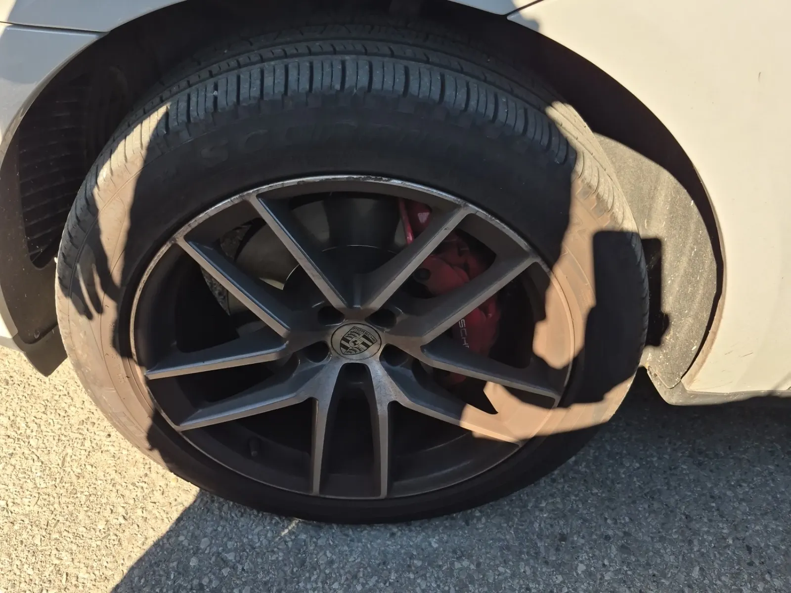 Front driver wheel/tire photo