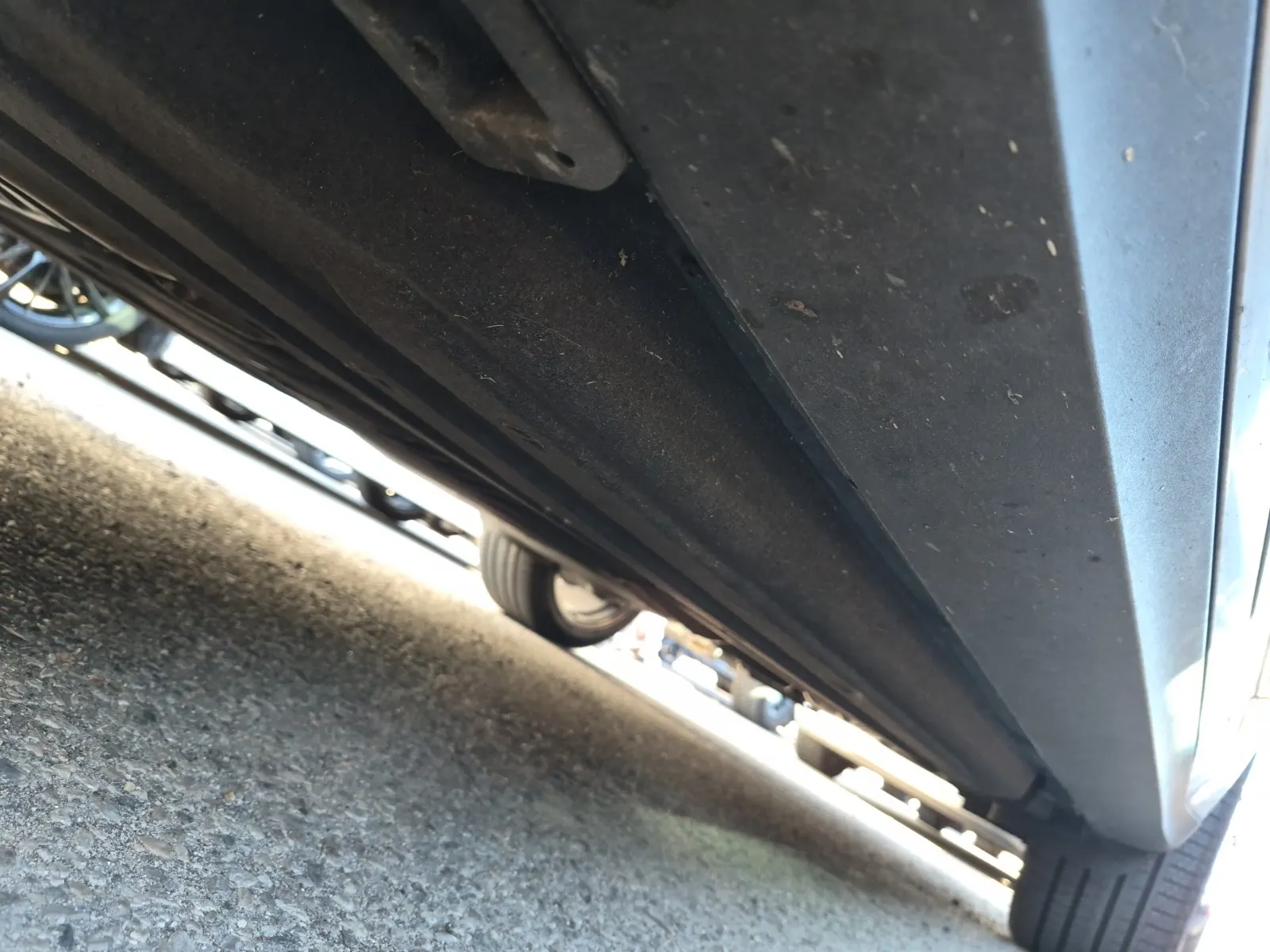 Undercarriage - Driver Photo