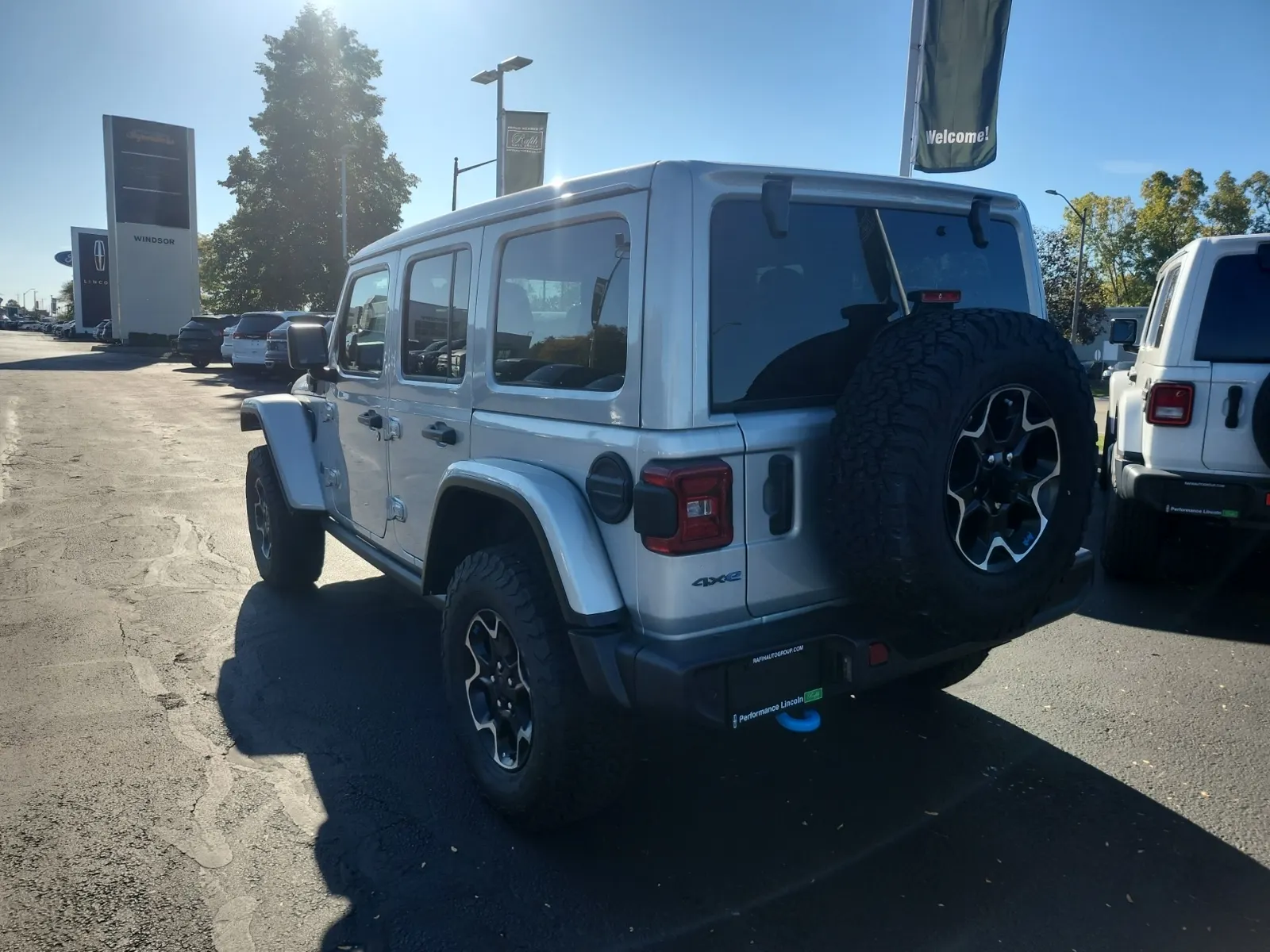 Driver Rear 3/4 Photo