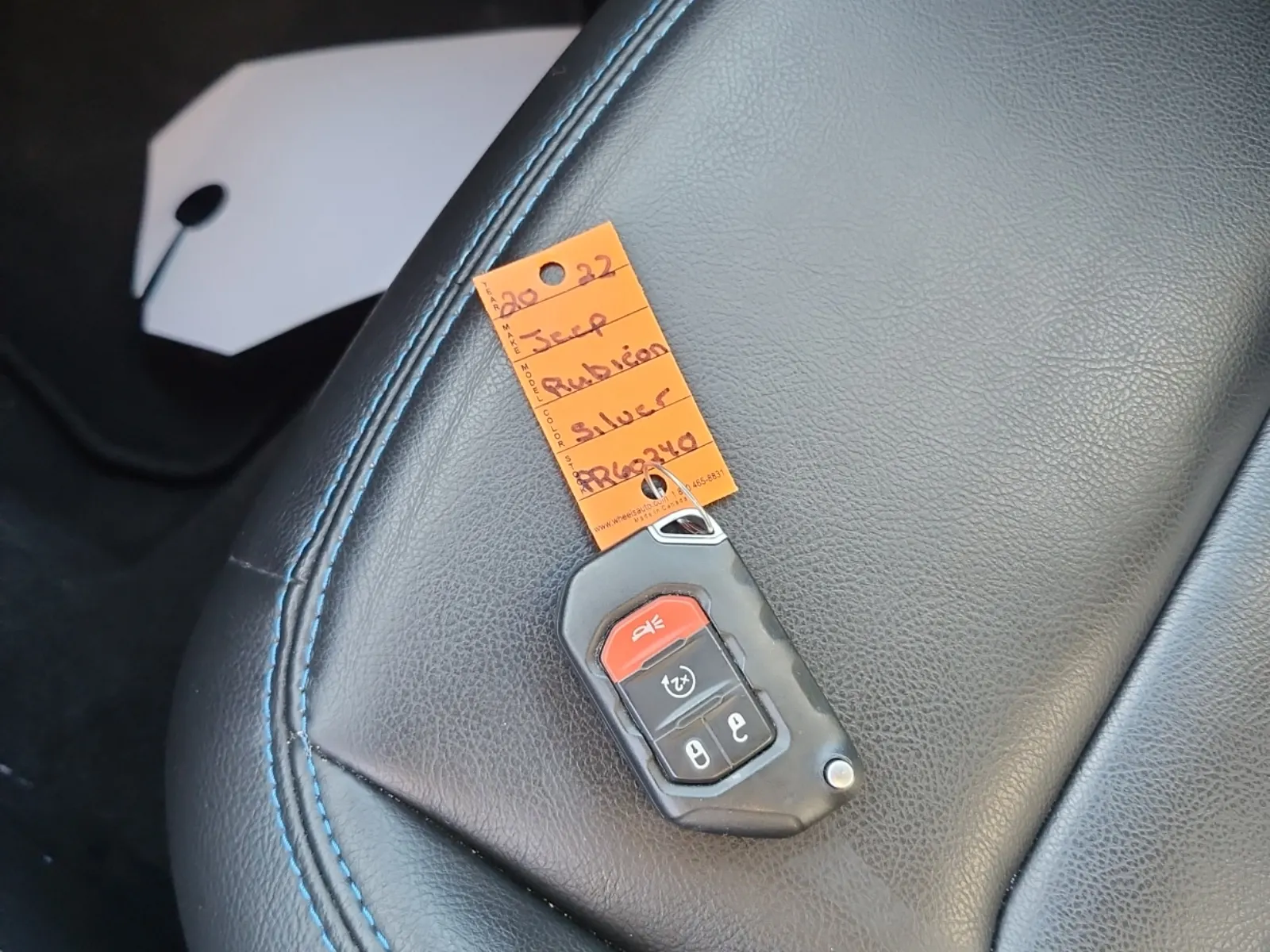 Keys/Fobs/Manual Photo