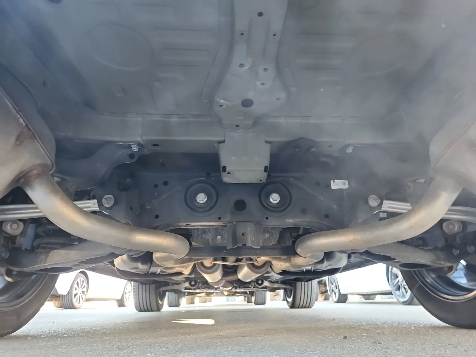 Undercarriage - Rear Photo