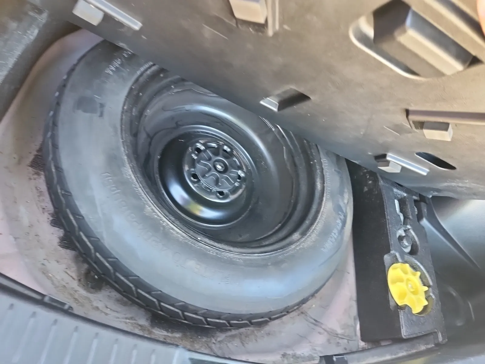 Spare Tire & Wheel Photo