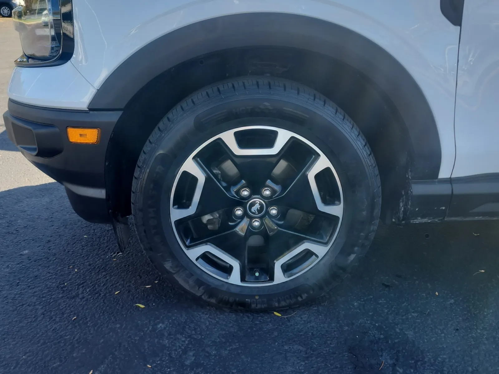 Front driver wheel/tire photo
