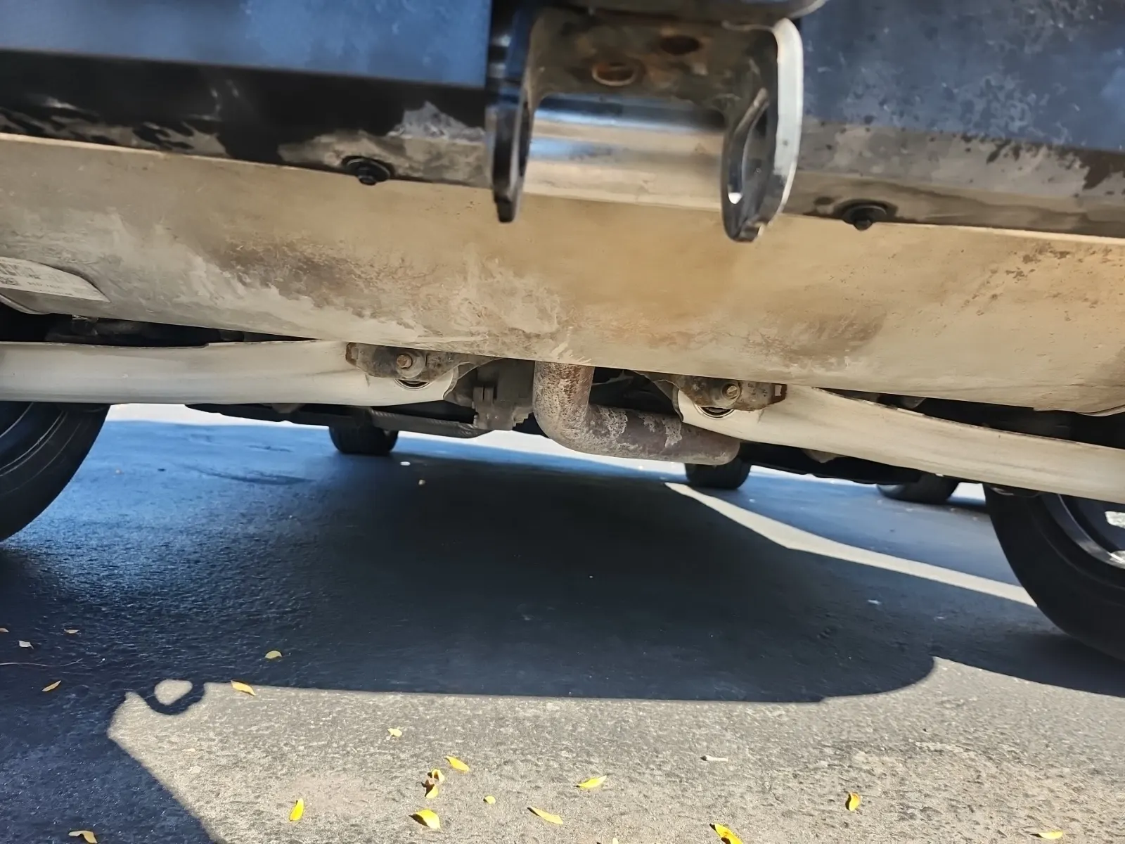 Undercarriage - Rear Photo