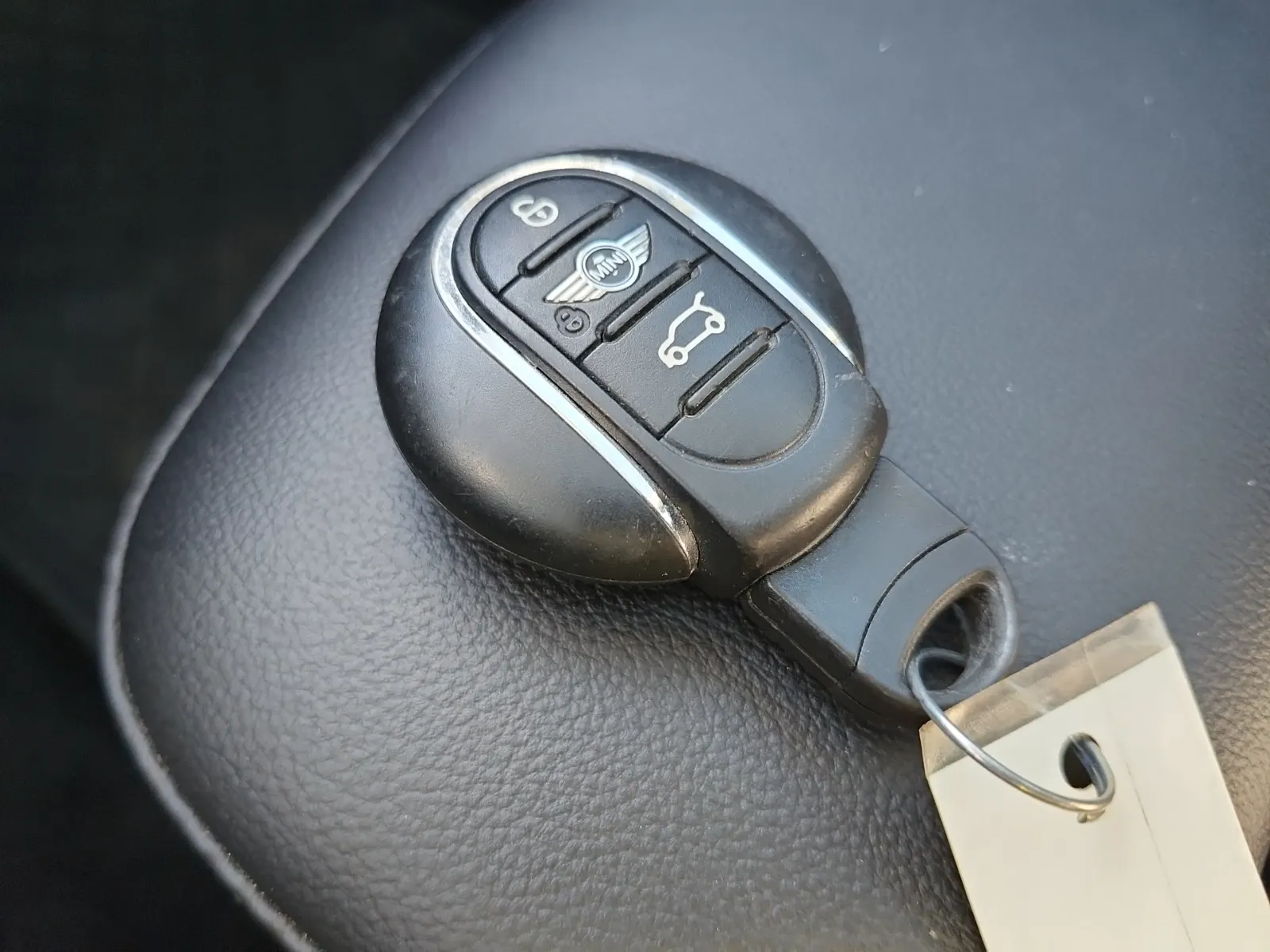 Keys/Fobs/Manual Photo