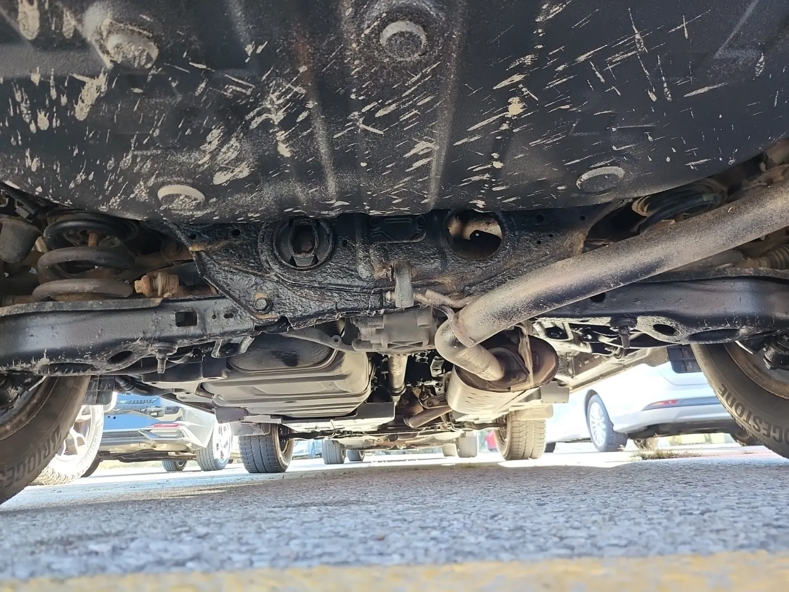 Undercarriage - Rear Photo
