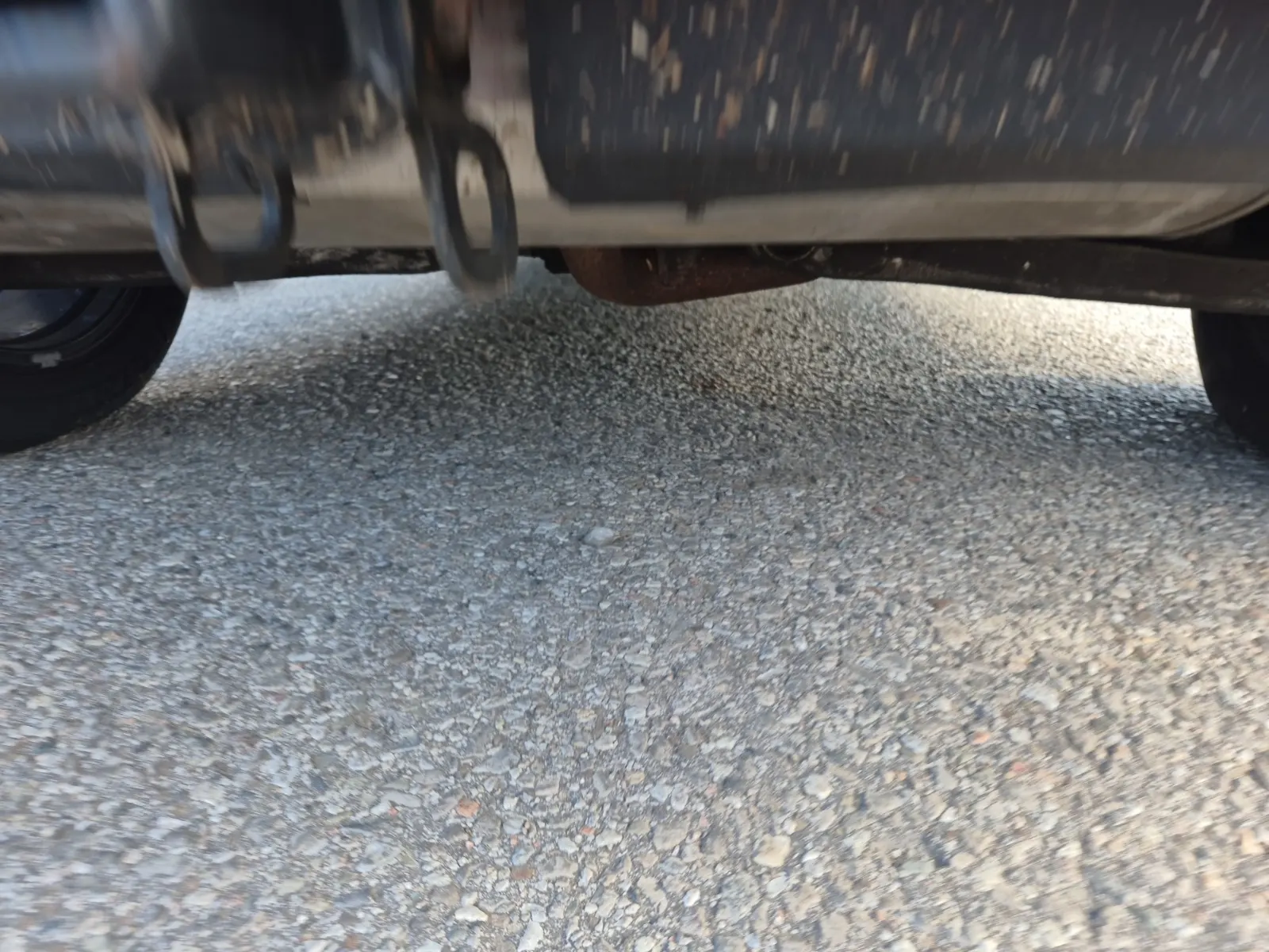 Undercarriage - Rear Photo