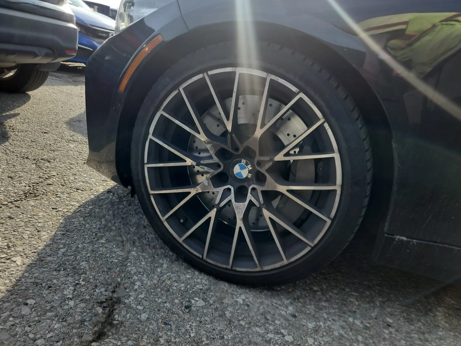 Front driver wheel/tire photo