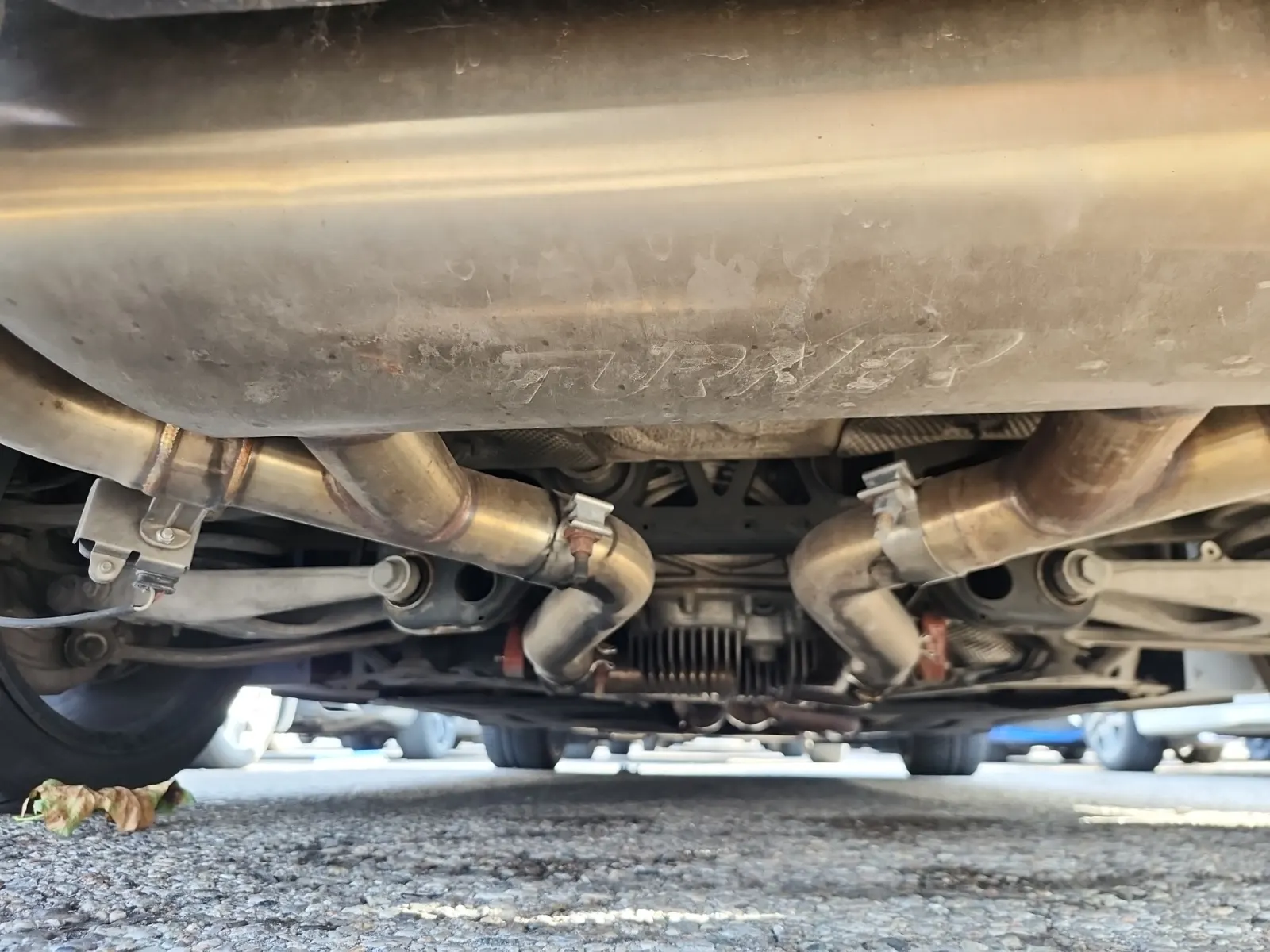 Undercarriage - Rear Photo