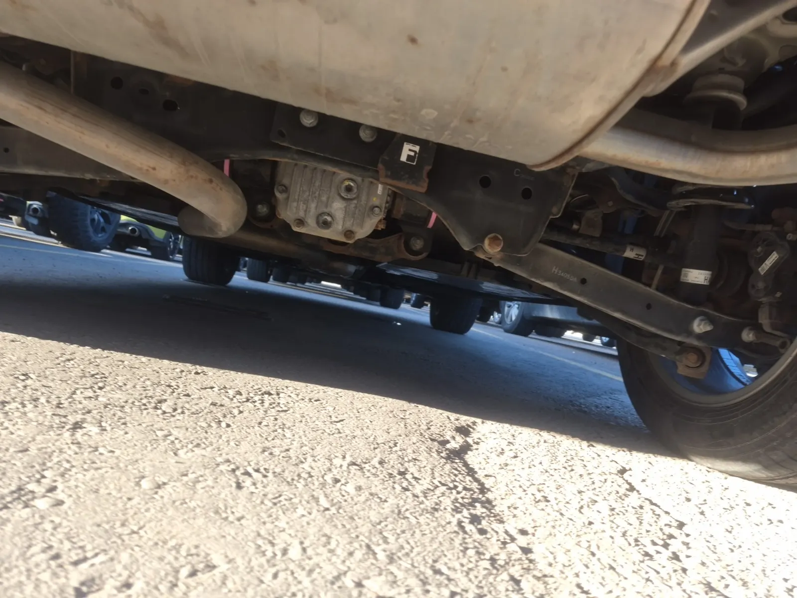 Undercarriage - Rear Photo
