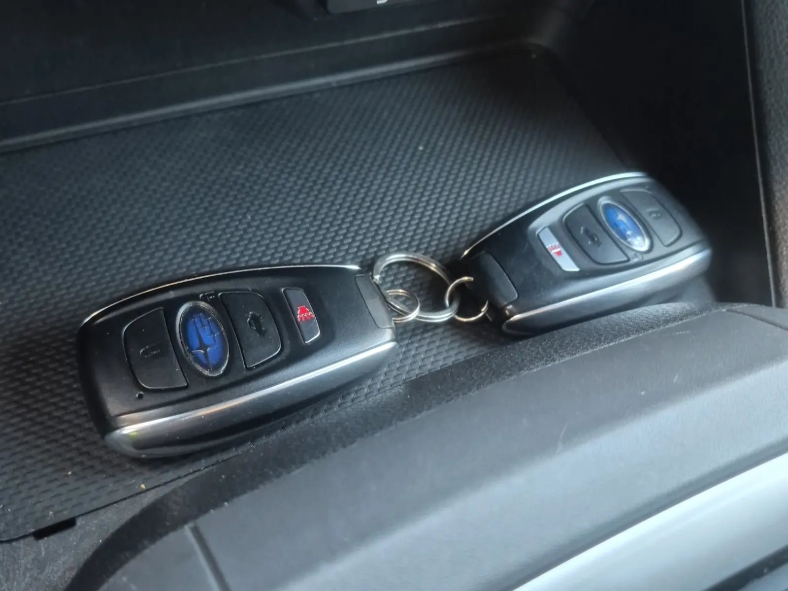 Keys/Fobs/Manual Photo